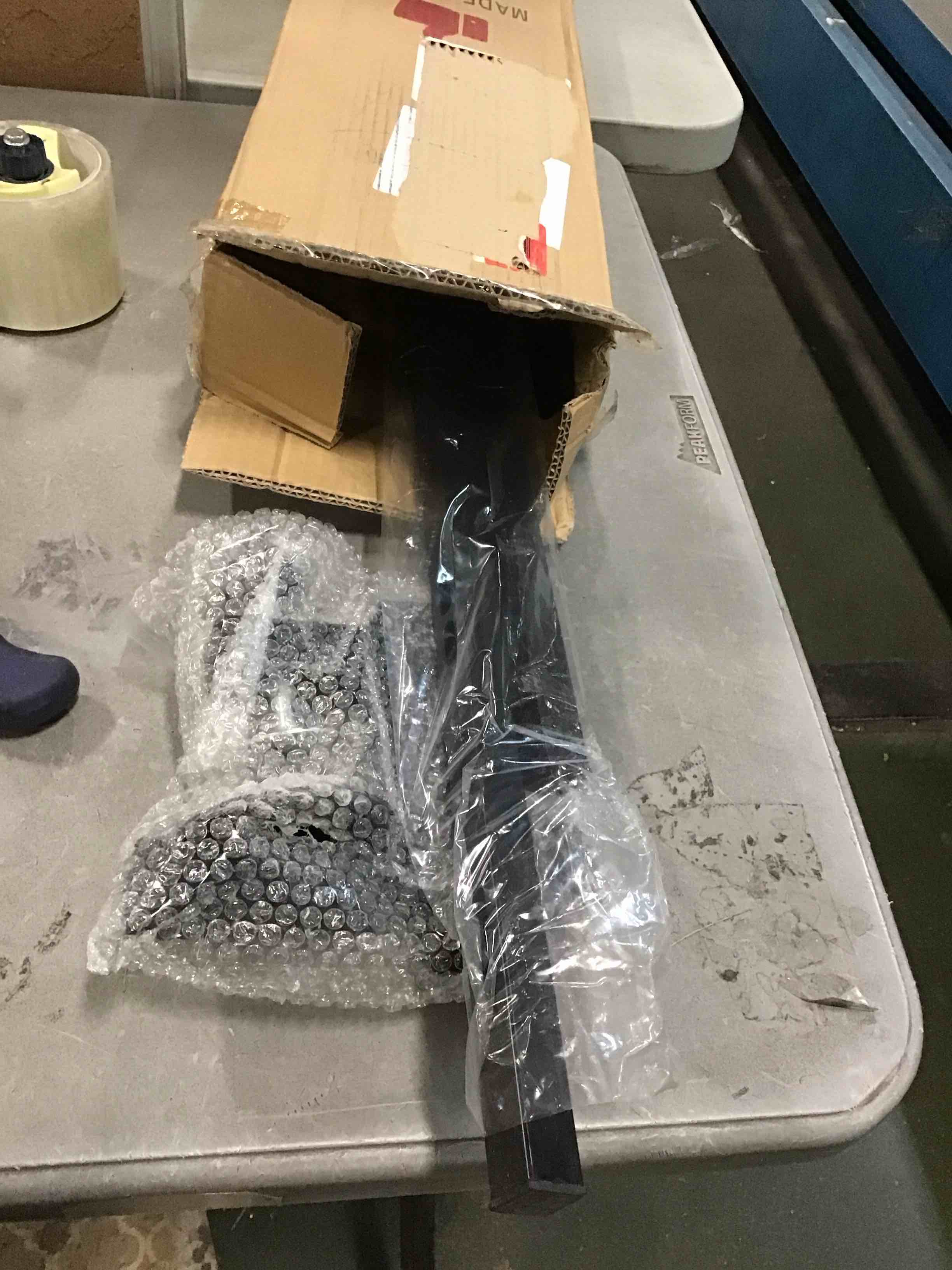 https://s3.amazonaws.com/lotting-images-prod/bidfta/GRN6318171_1712680426283.jpeg