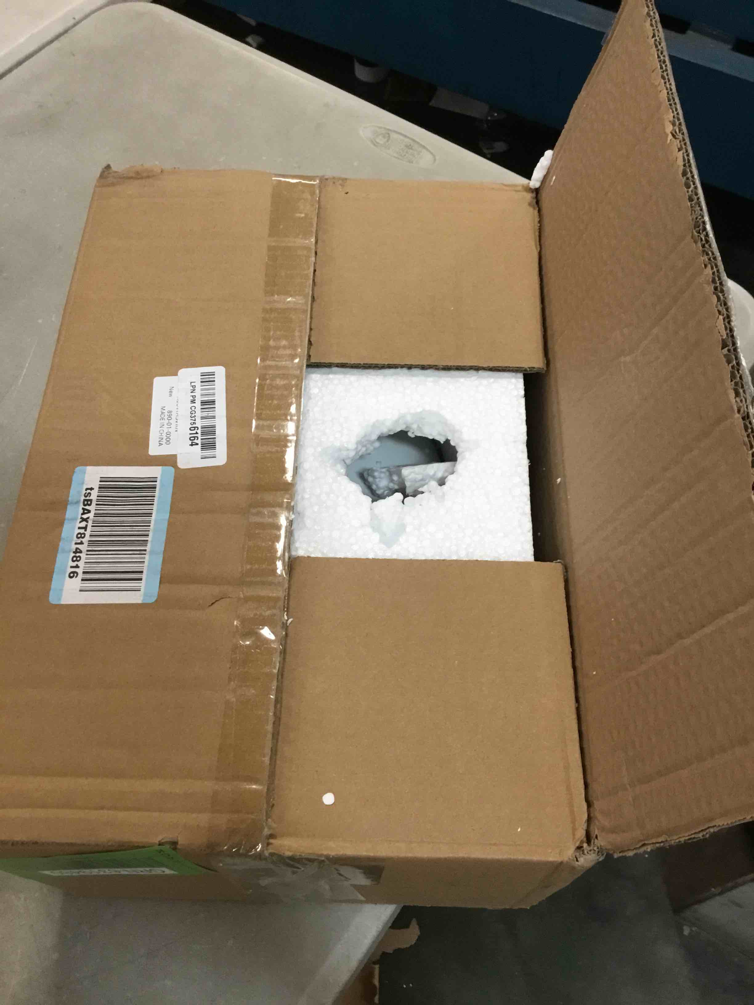 https://s3.amazonaws.com/lotting-images-prod/bidfta/GRN6319480_1712587344680.jpeg