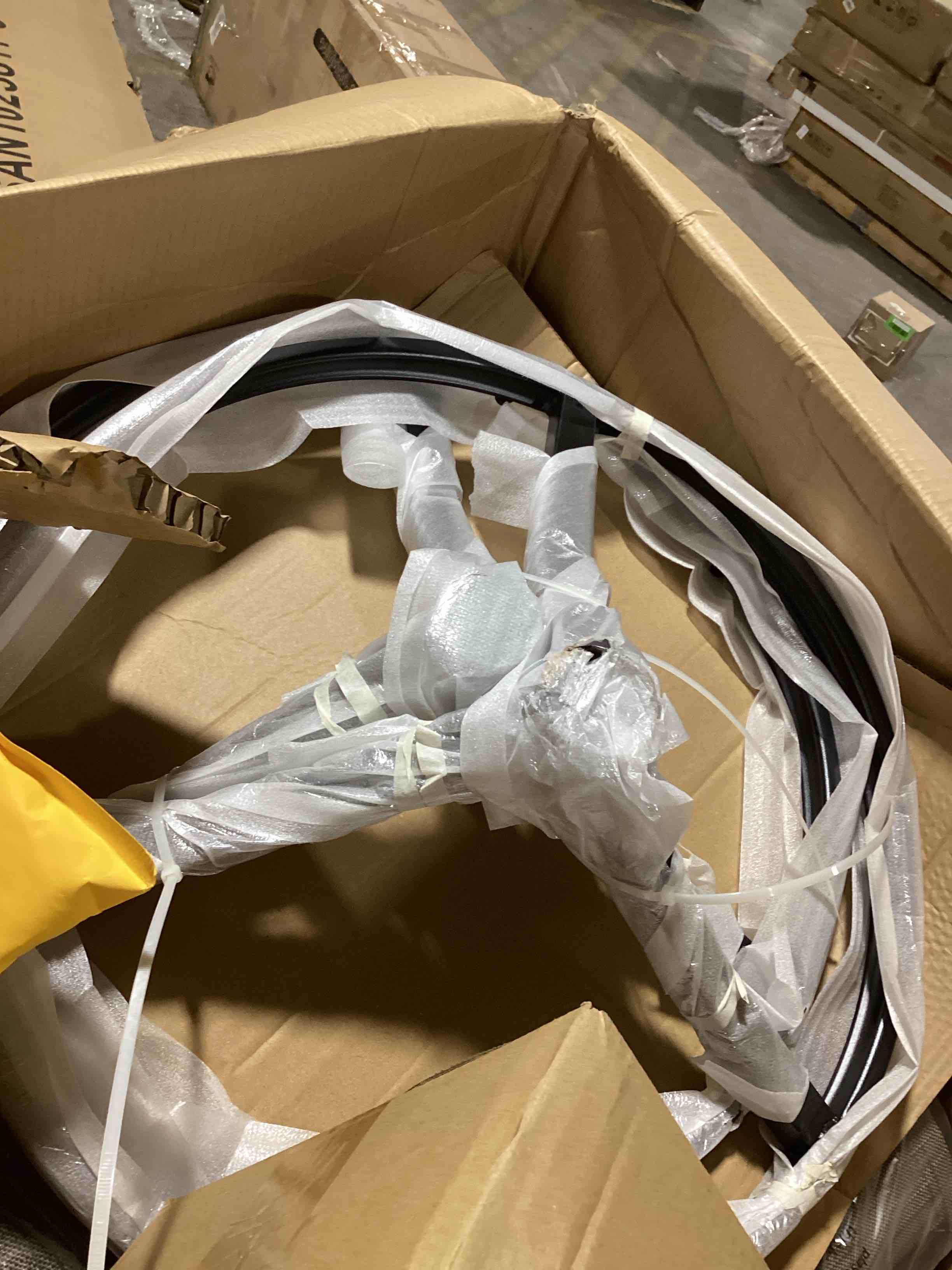 https://s3.amazonaws.com/lotting-images-prod/bidfta/GRN6321003_1715010514068.jpeg