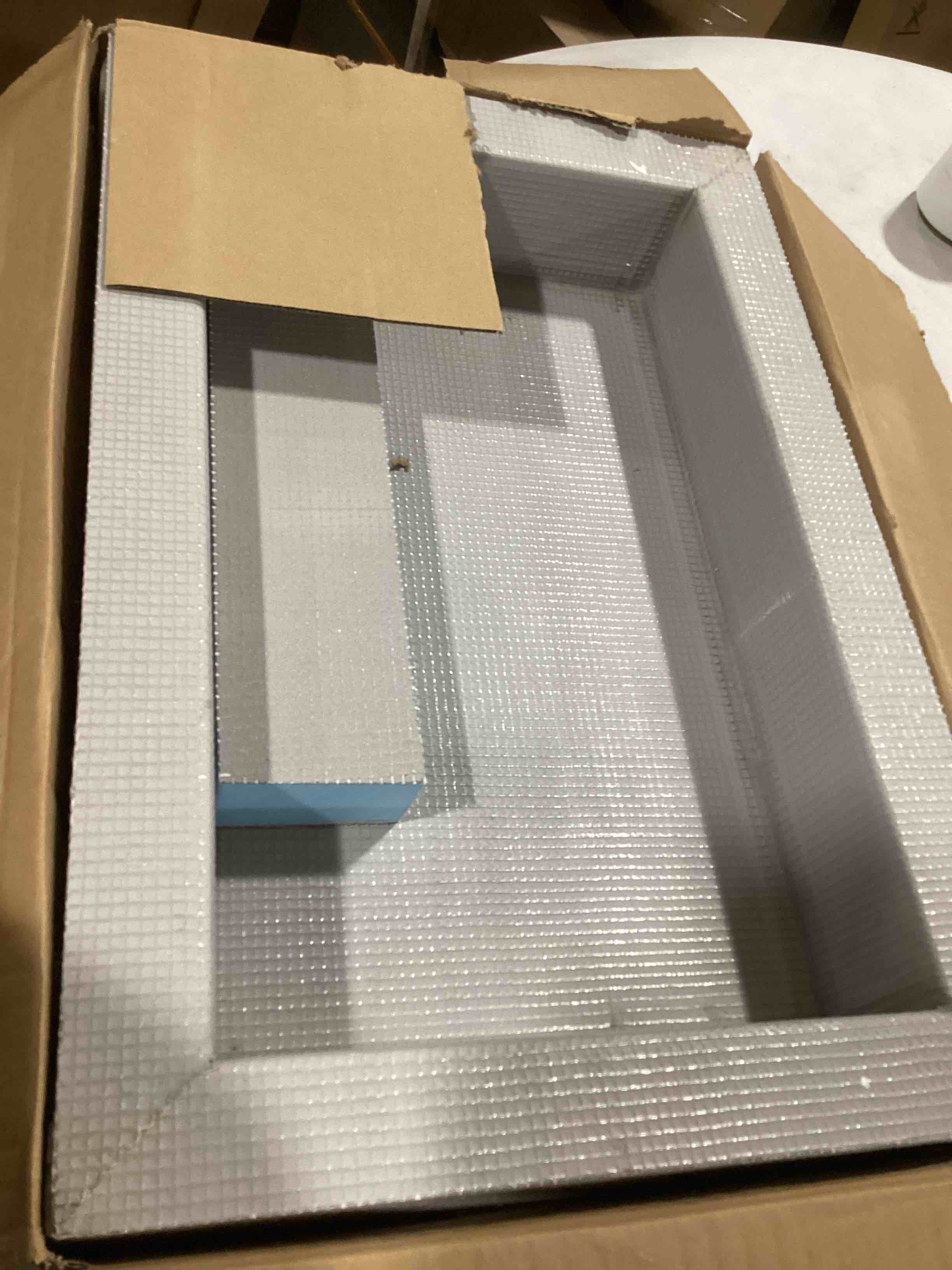 https://s3.amazonaws.com/lotting-images-prod/bidfta/GRN6321200_1715183314629.jpeg