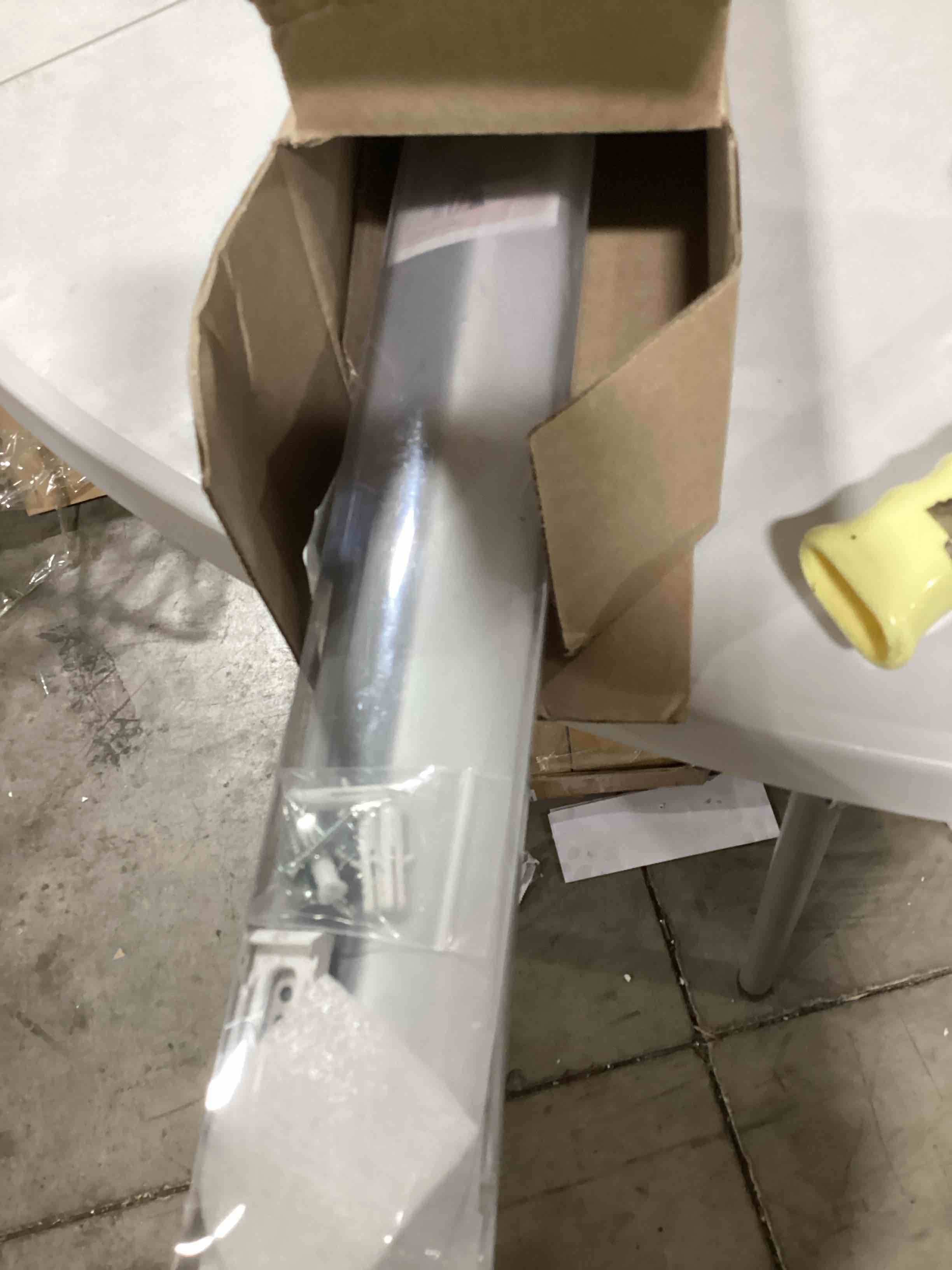 https://s3.amazonaws.com/lotting-images-prod/bidfta/GRN6321212_1715187717674.jpeg