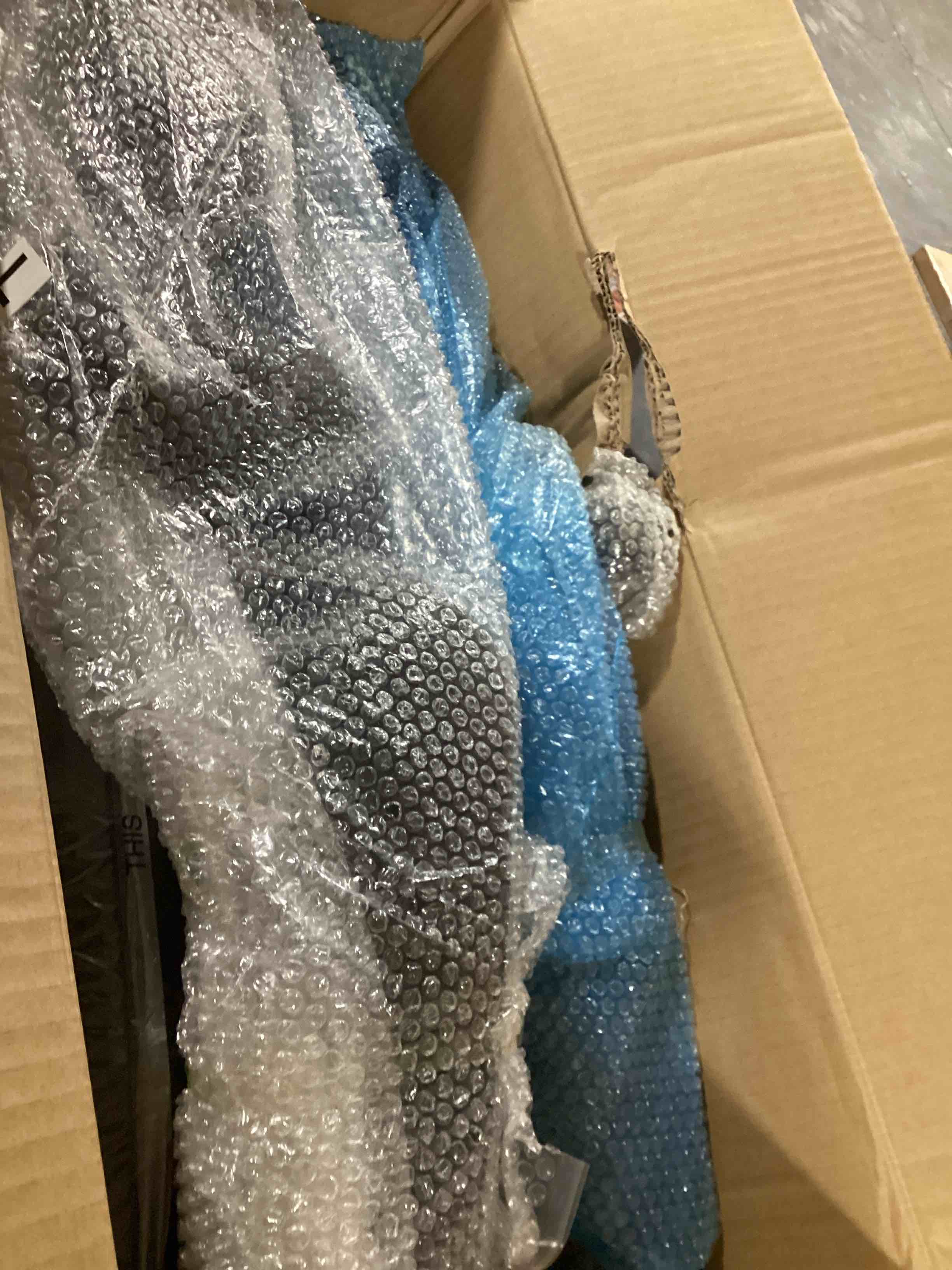 https://s3.amazonaws.com/lotting-images-prod/bidfta/GRN6321719_1714157863661.jpeg