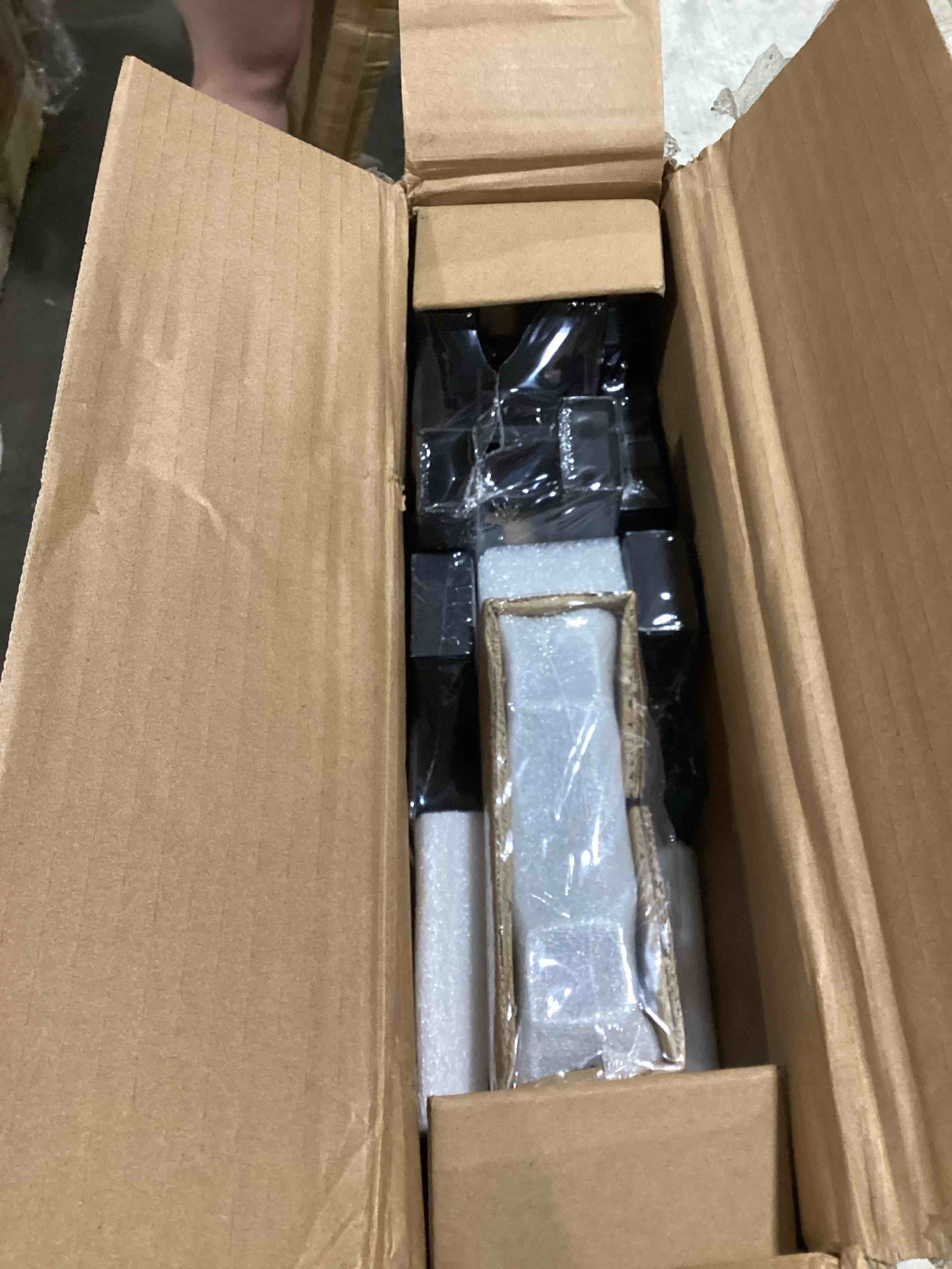 https://s3.amazonaws.com/lotting-images-prod/bidfta/GRN6322265_1715704697638.jpeg