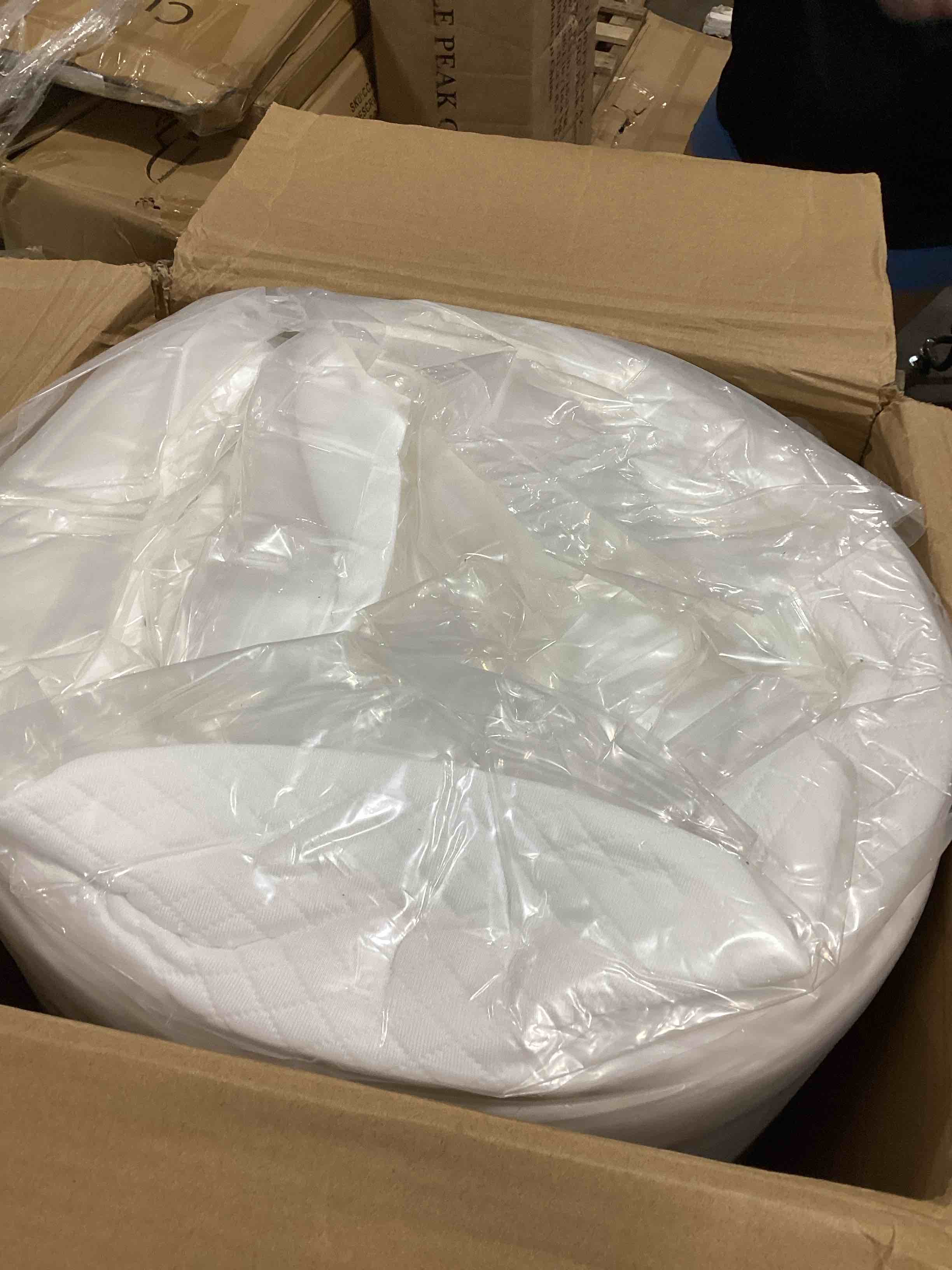 https://s3.amazonaws.com/lotting-images-prod/bidfta/GRN6322270_1715705162906.jpeg