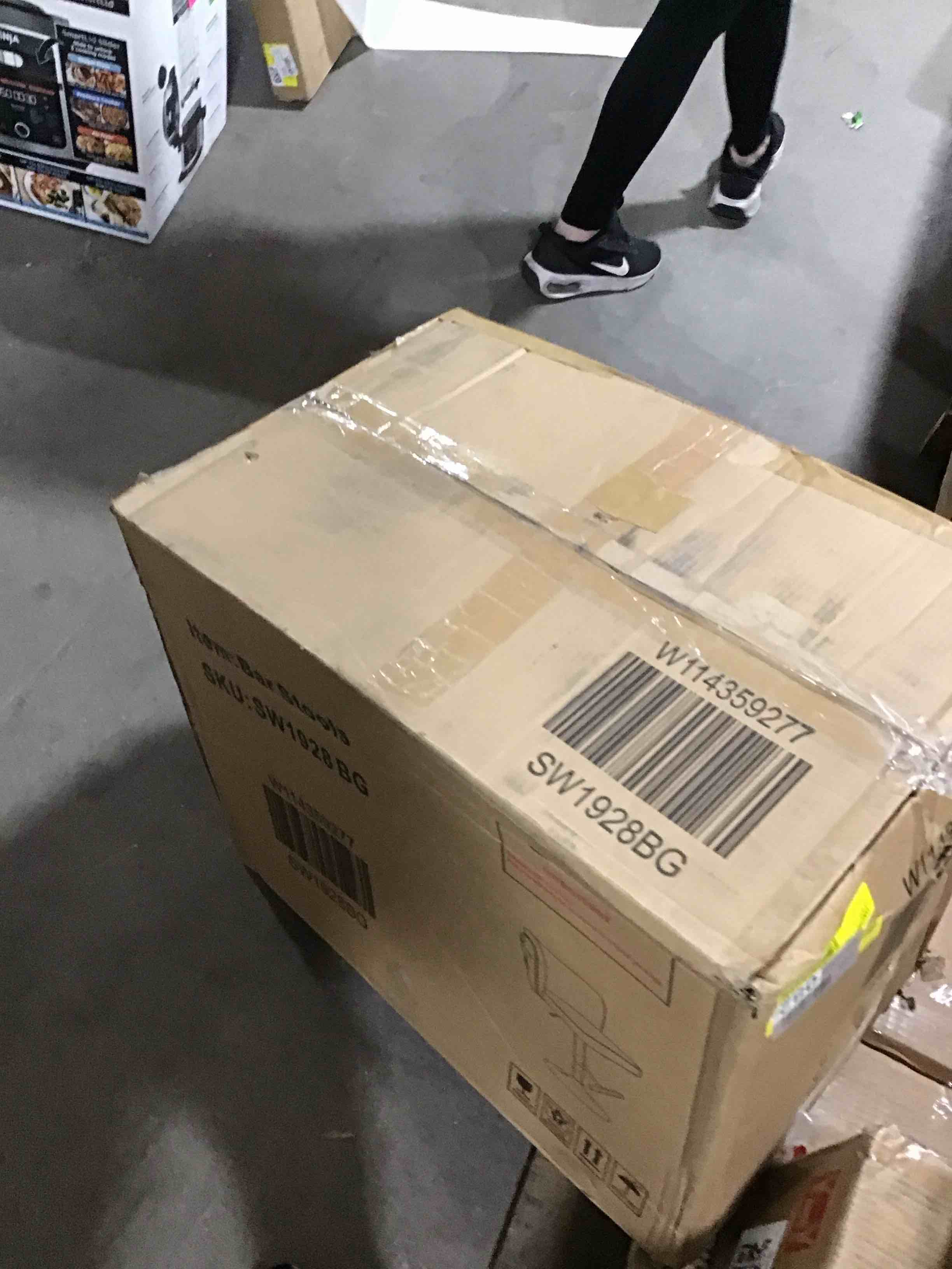 https://s3.amazonaws.com/lotting-images-prod/bidfta/GRN6324671_1713816299406.jpeg