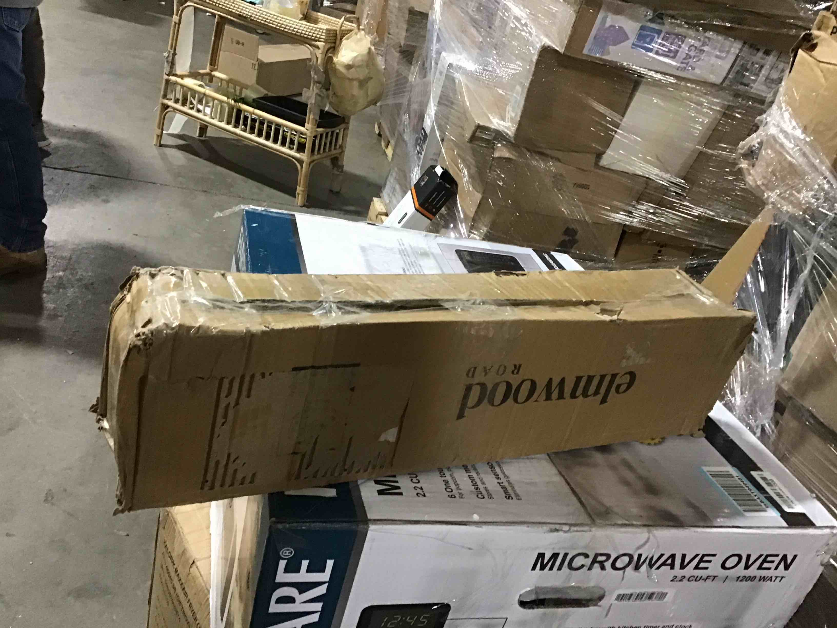https://s3.amazonaws.com/lotting-images-prod/bidfta/GRN6325219_1714145641260.jpeg