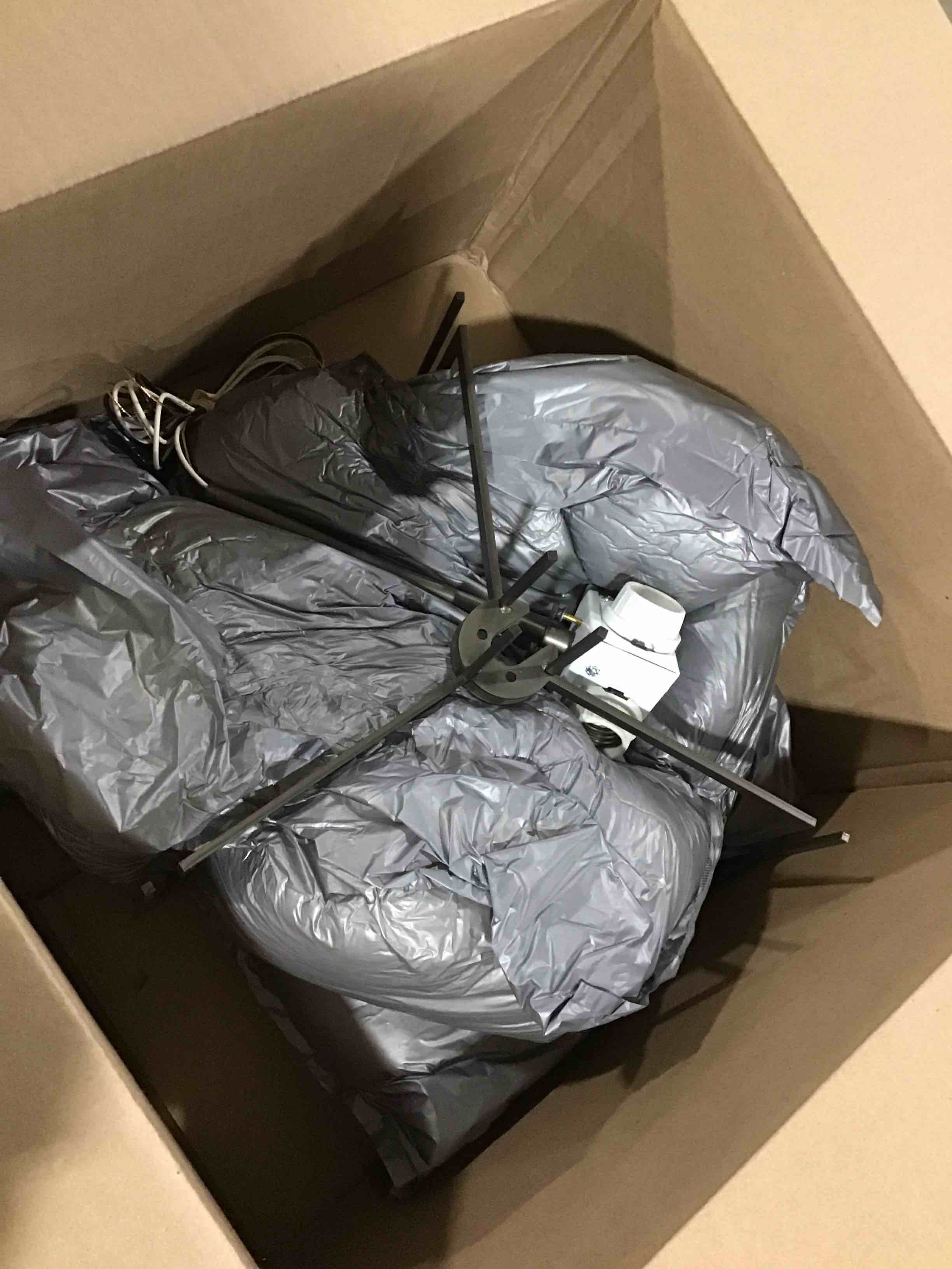 https://s3.amazonaws.com/lotting-images-prod/bidfta/GRN6325501_1714569556967.jpeg