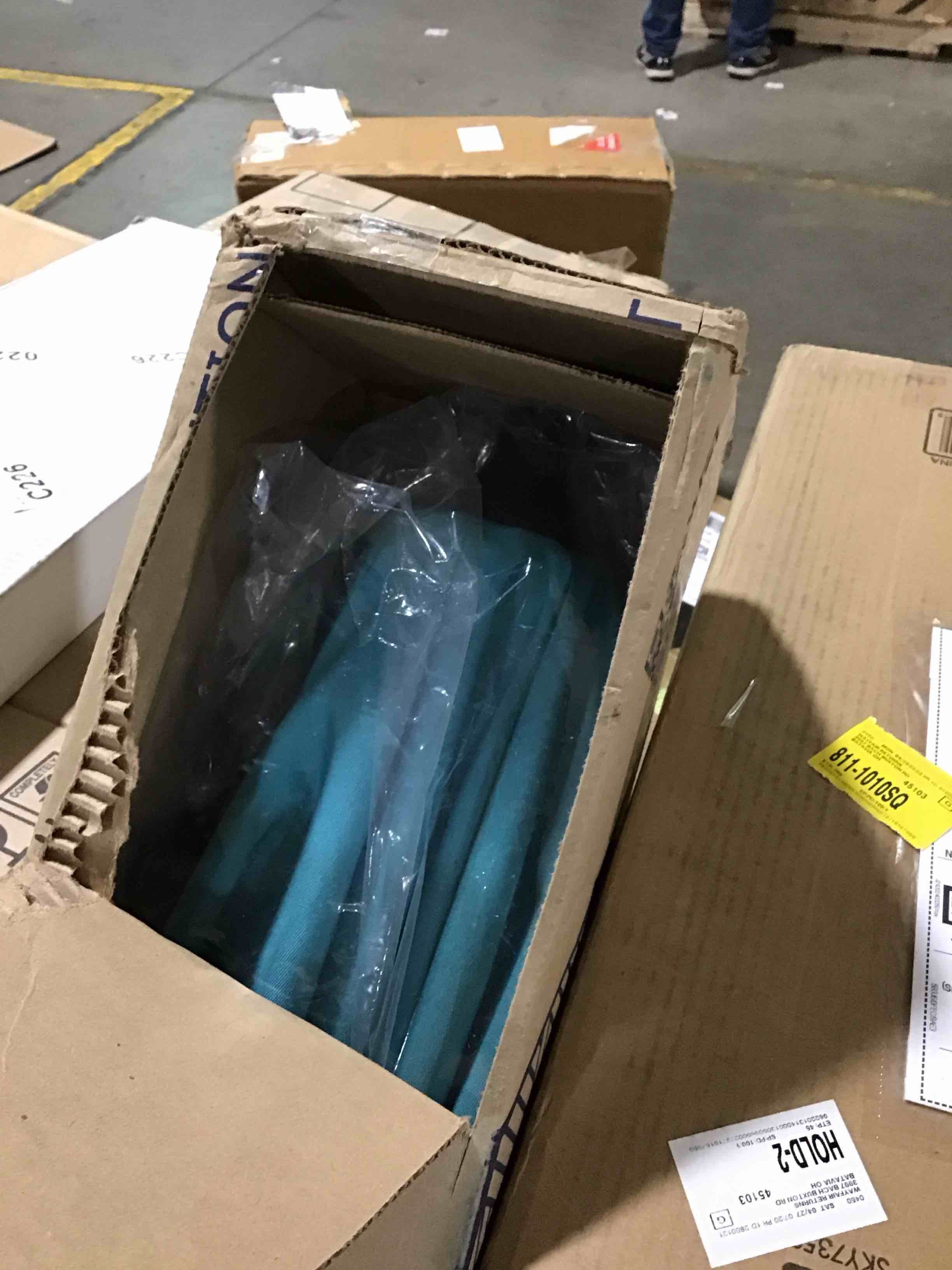 https://s3.amazonaws.com/lotting-images-prod/bidfta/GRN6325639_1714653600697.jpeg