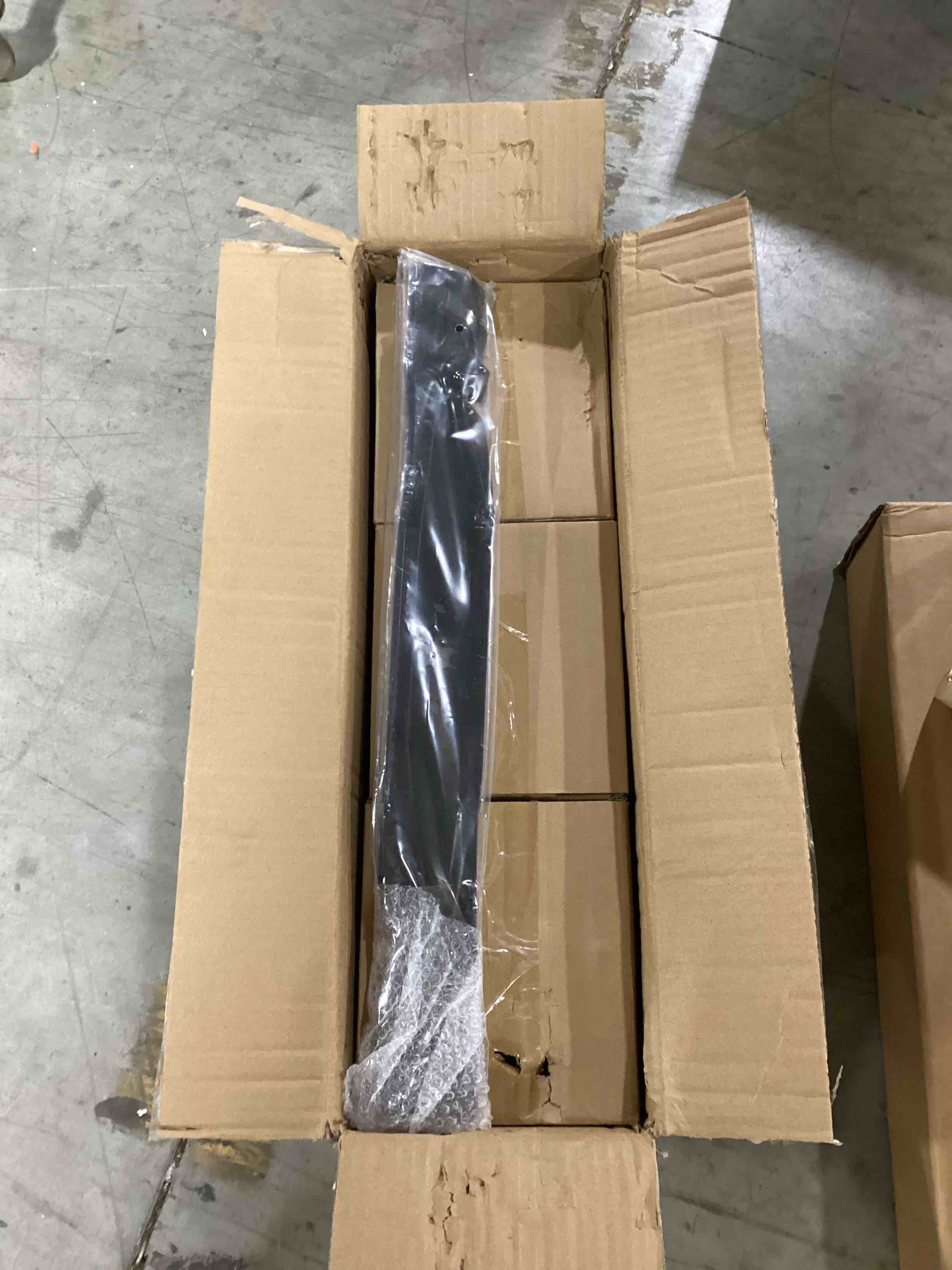https://s3.amazonaws.com/lotting-images-prod/bidfta/GRN6328405_1715183437600.jpeg