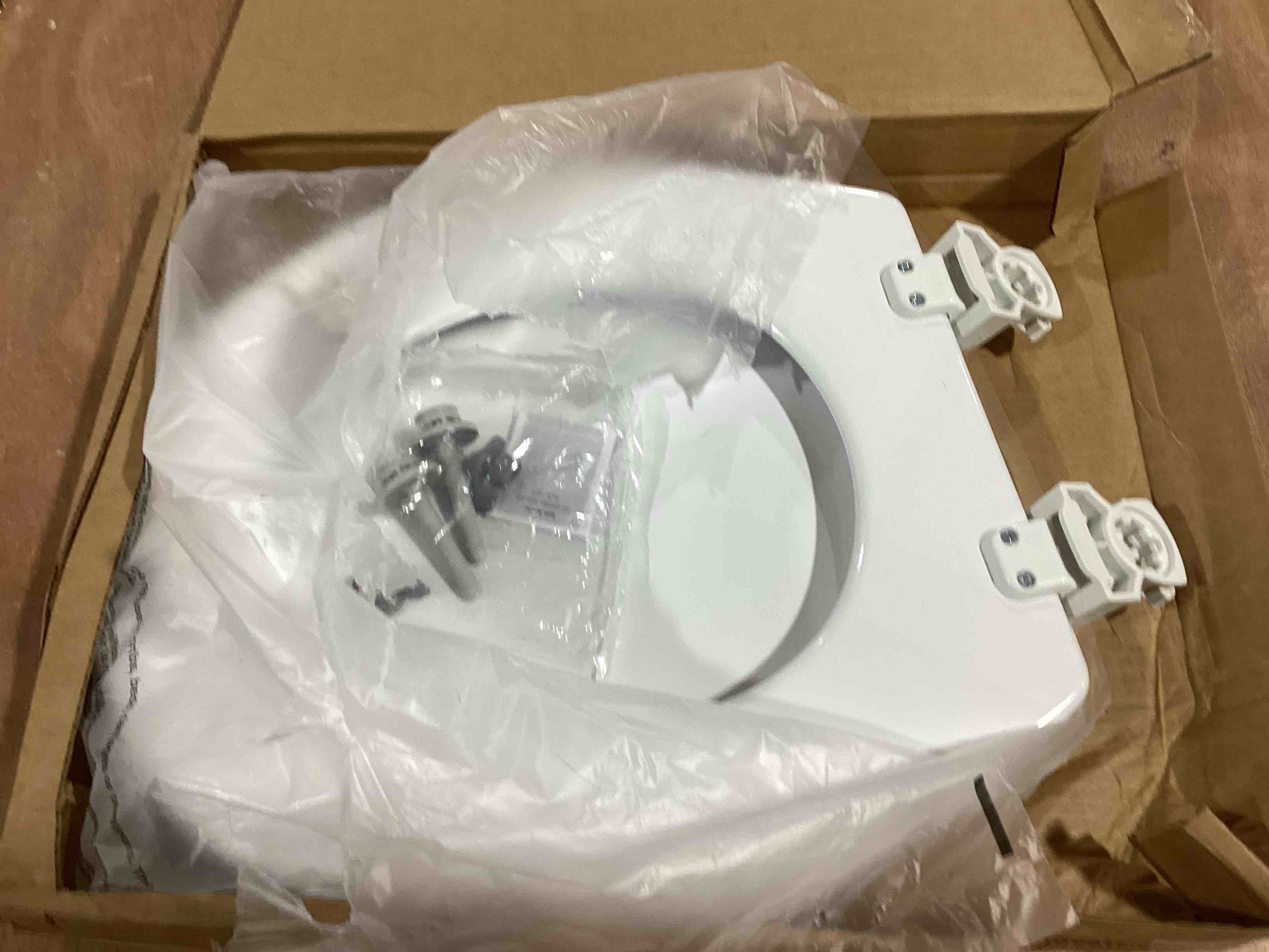 https://s3.amazonaws.com/lotting-images-prod/bidfta/GRN6328929_1716036914838.jpeg