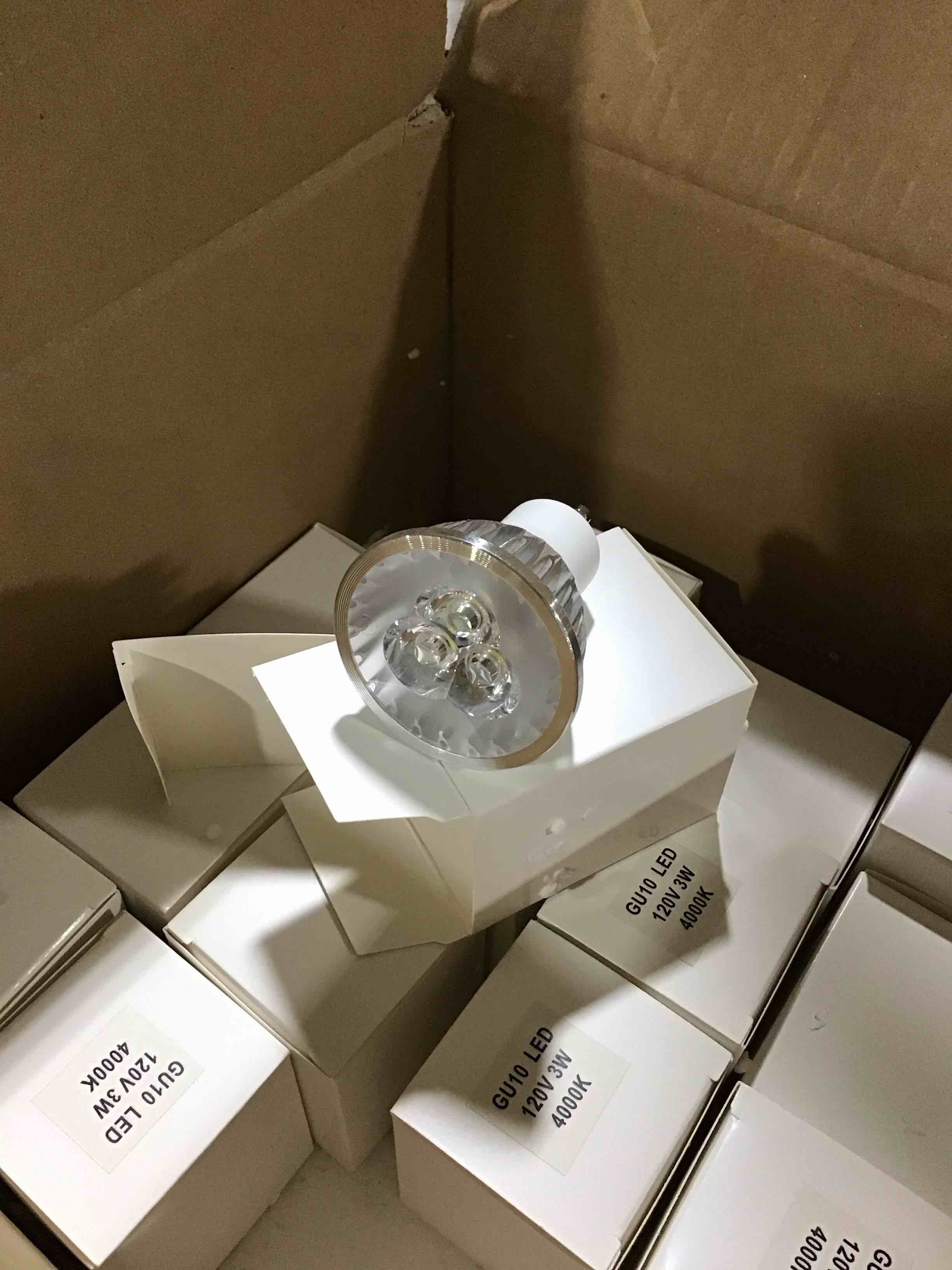 GU10 LED 120V 3W. 4000K. light bulbs. 15 bulbs