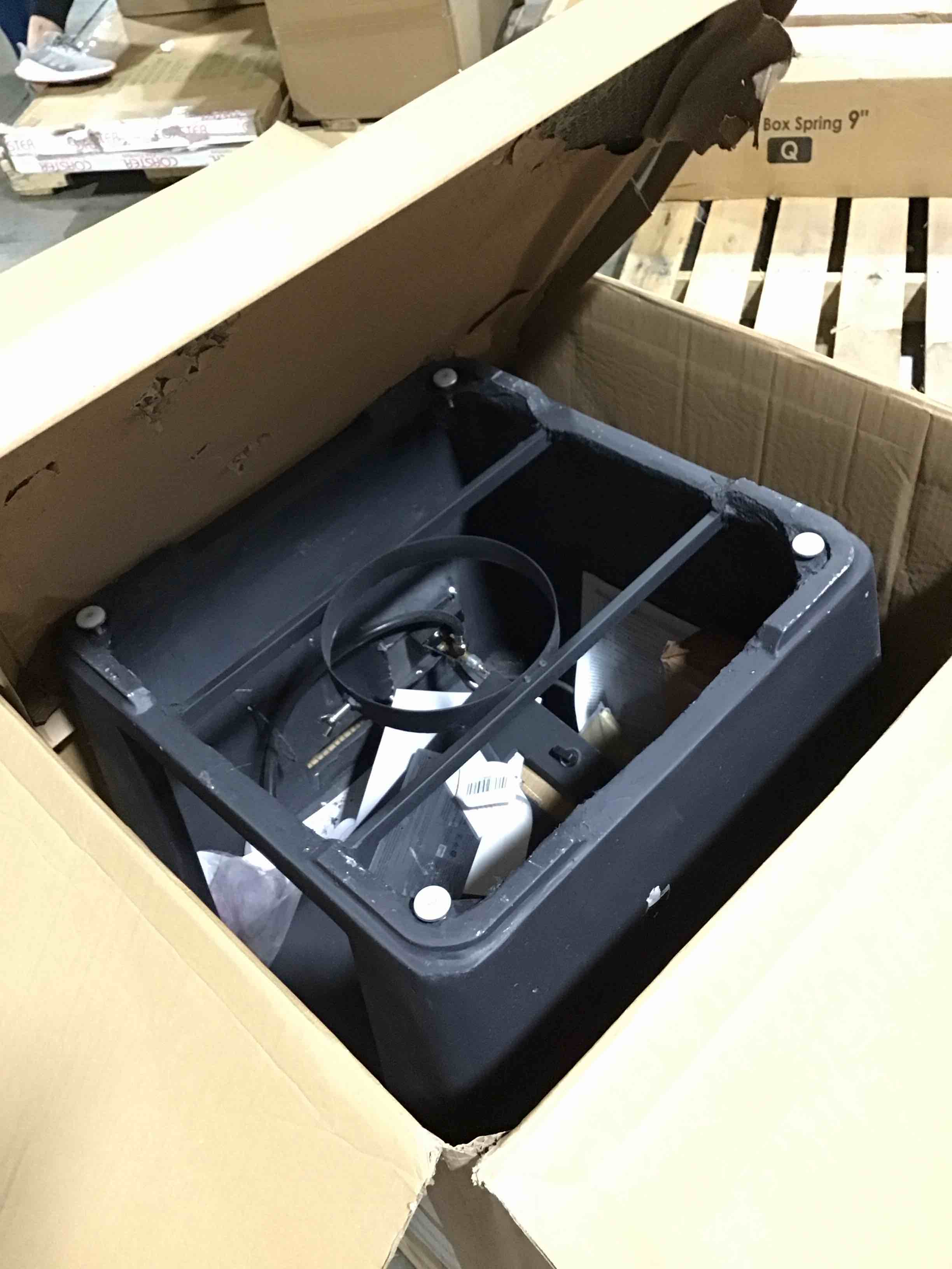 https://s3.amazonaws.com/lotting-images-prod/bidfta/GRN6329385_1714761633145.jpeg