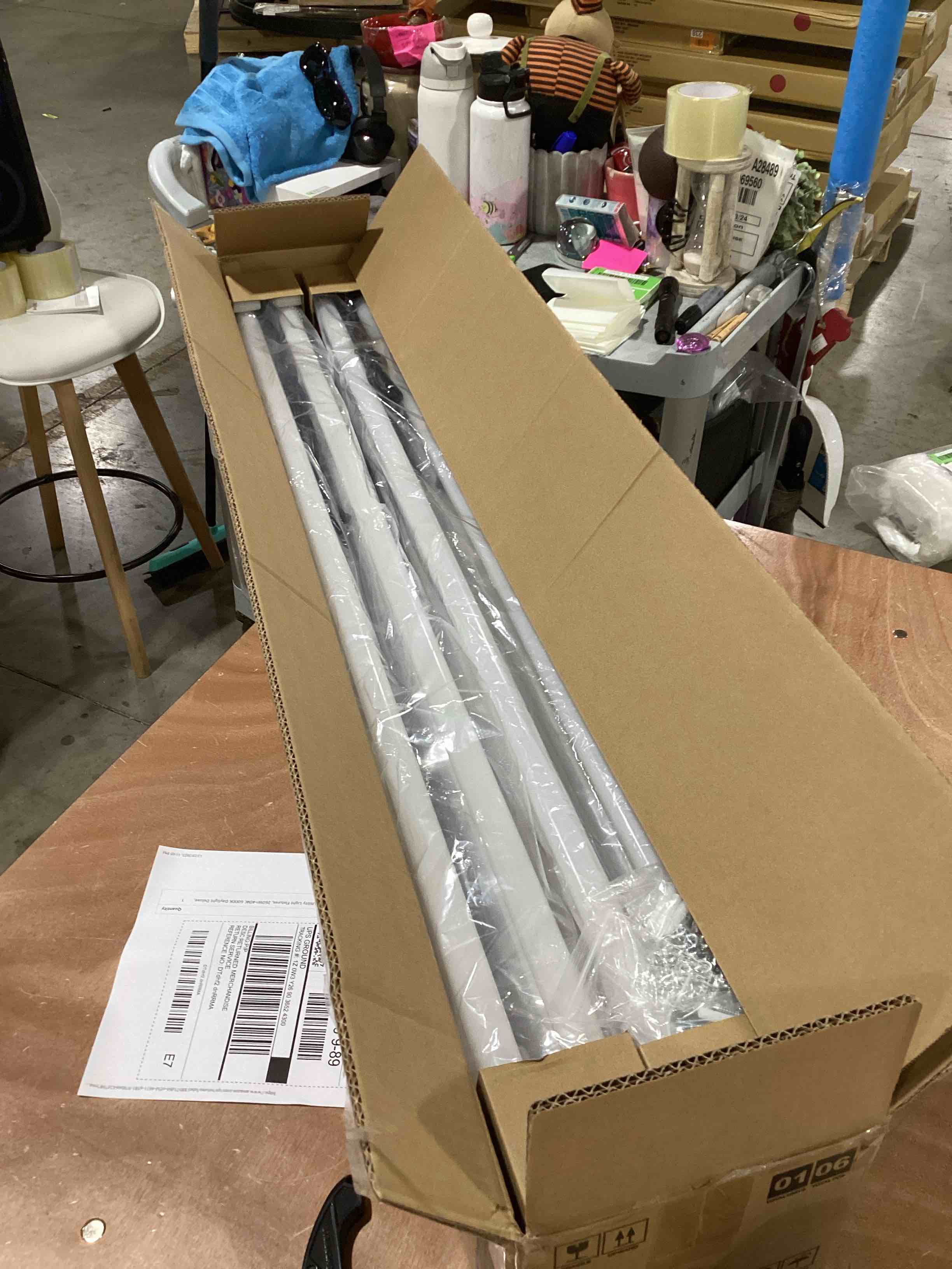 https://s3.amazonaws.com/lotting-images-prod/bidfta/GRN6330037_1715628960313.jpeg