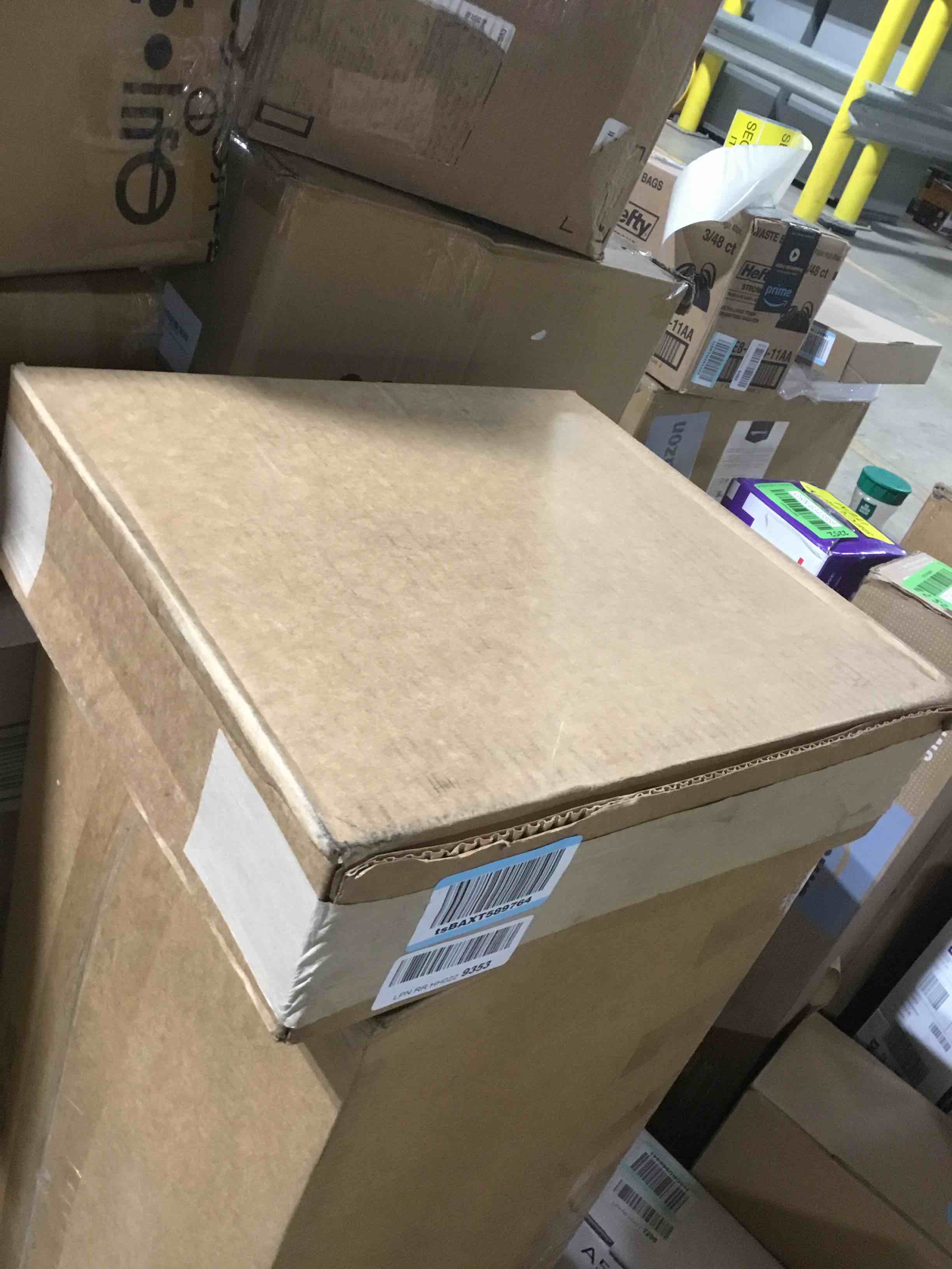 https://s3.amazonaws.com/lotting-images-prod/bidfta/GRN6340970_1712675217151.jpeg