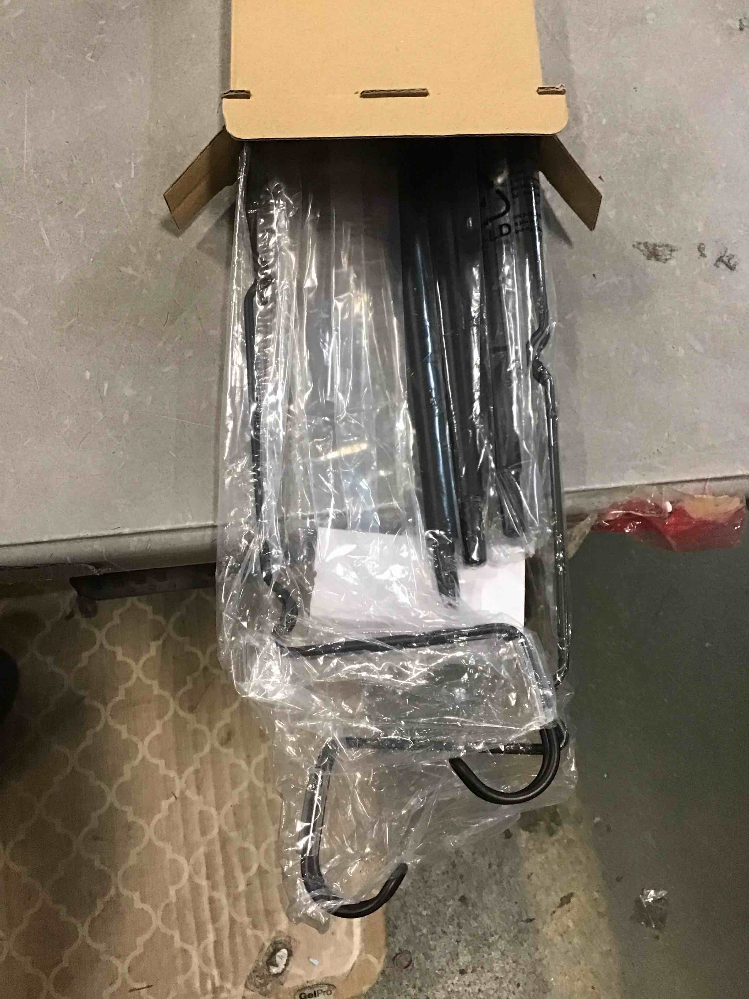 https://s3.amazonaws.com/lotting-images-prod/bidfta/GRN6346973_1711627183206.jpeg