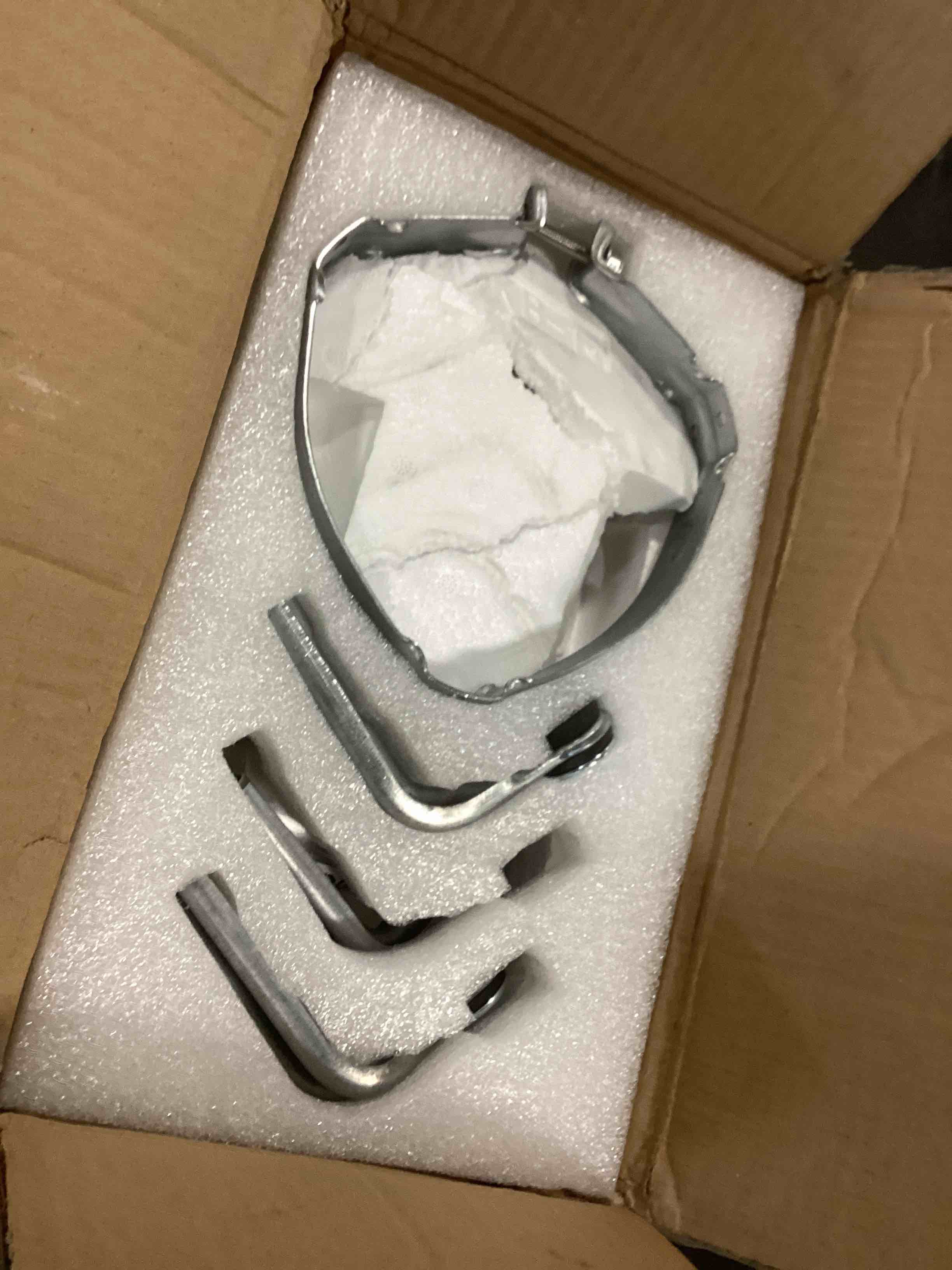 https://s3.amazonaws.com/lotting-images-prod/bidfta/GRN6347465_1711797907855.jpeg