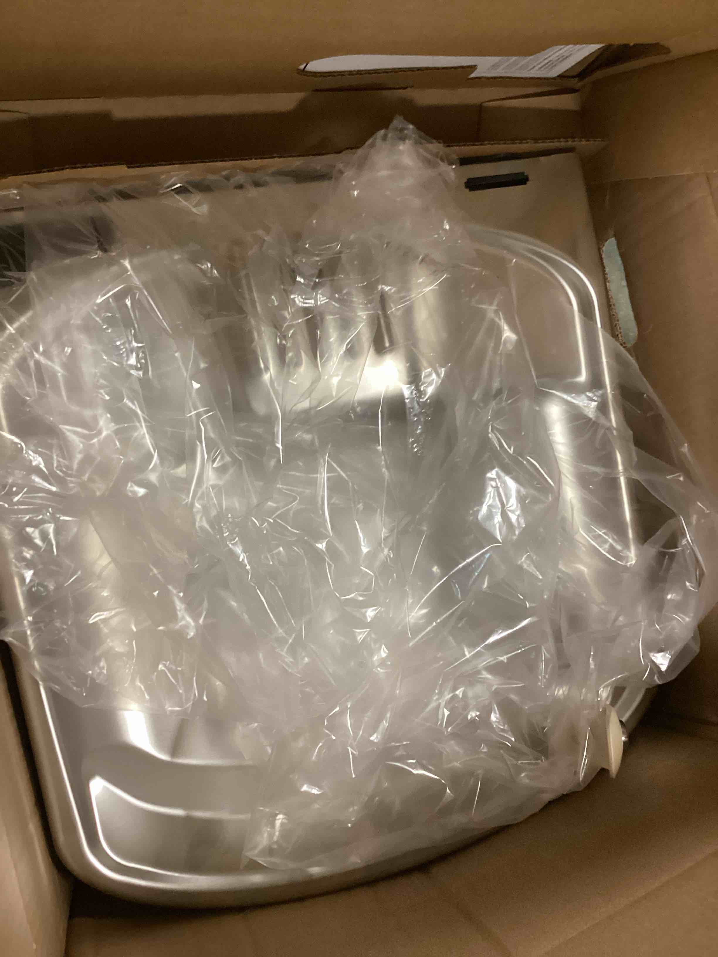 https://s3.amazonaws.com/lotting-images-prod/bidfta/GRN6347572_1711810578081.jpeg