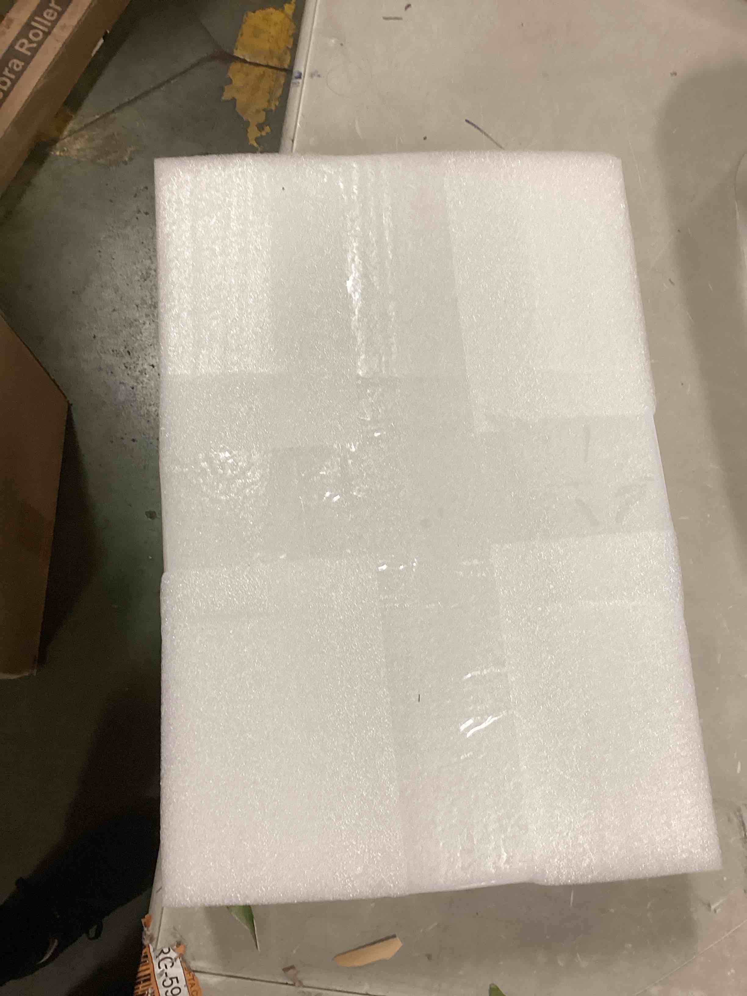 https://s3.amazonaws.com/lotting-images-prod/bidfta/GRN6350575_1712582986170.jpeg