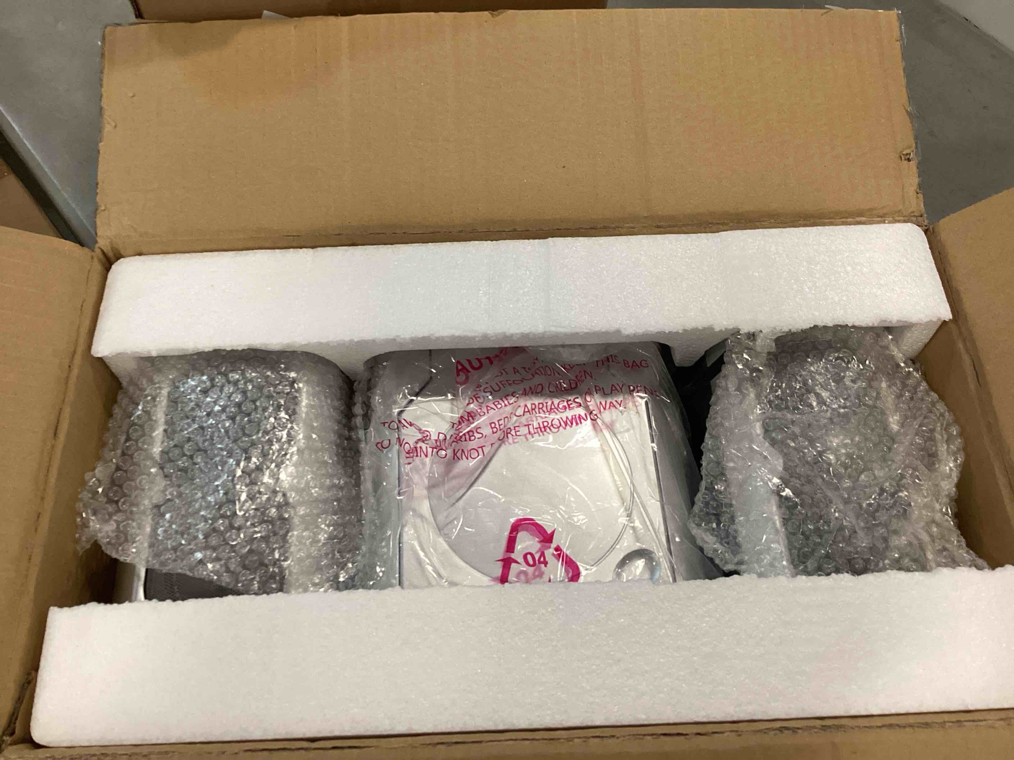 https://s3.amazonaws.com/lotting-images-prod/bidfta/GRN6351320_1713452162021.jpeg