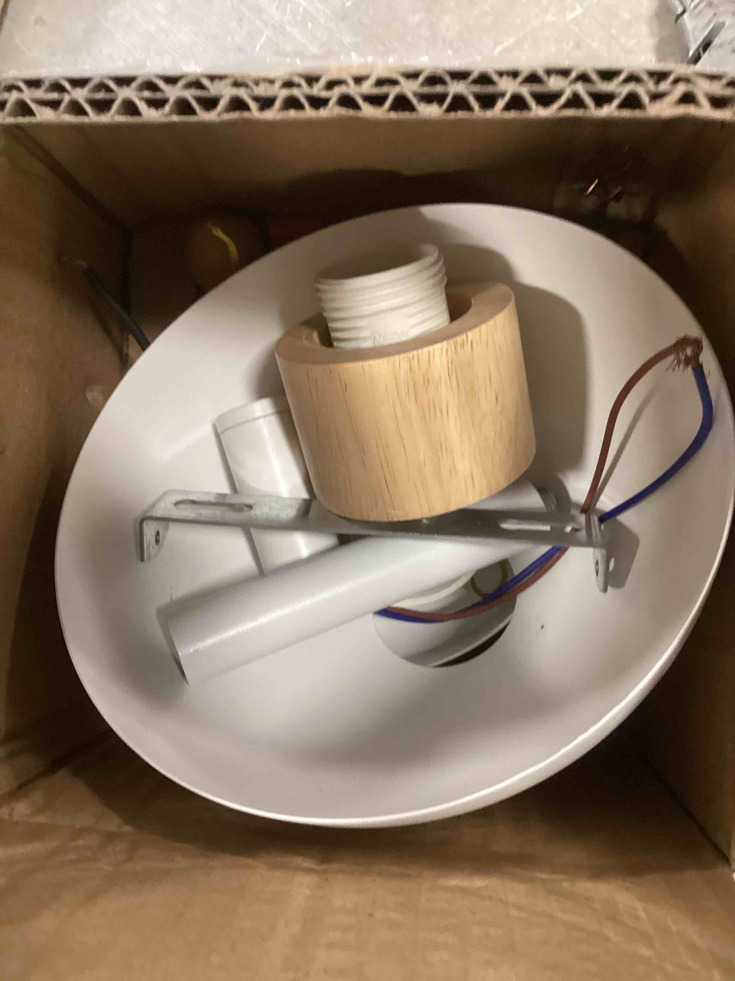 https://s3.amazonaws.com/lotting-images-prod/bidfta/GRN6353689_1712594852539.jpeg