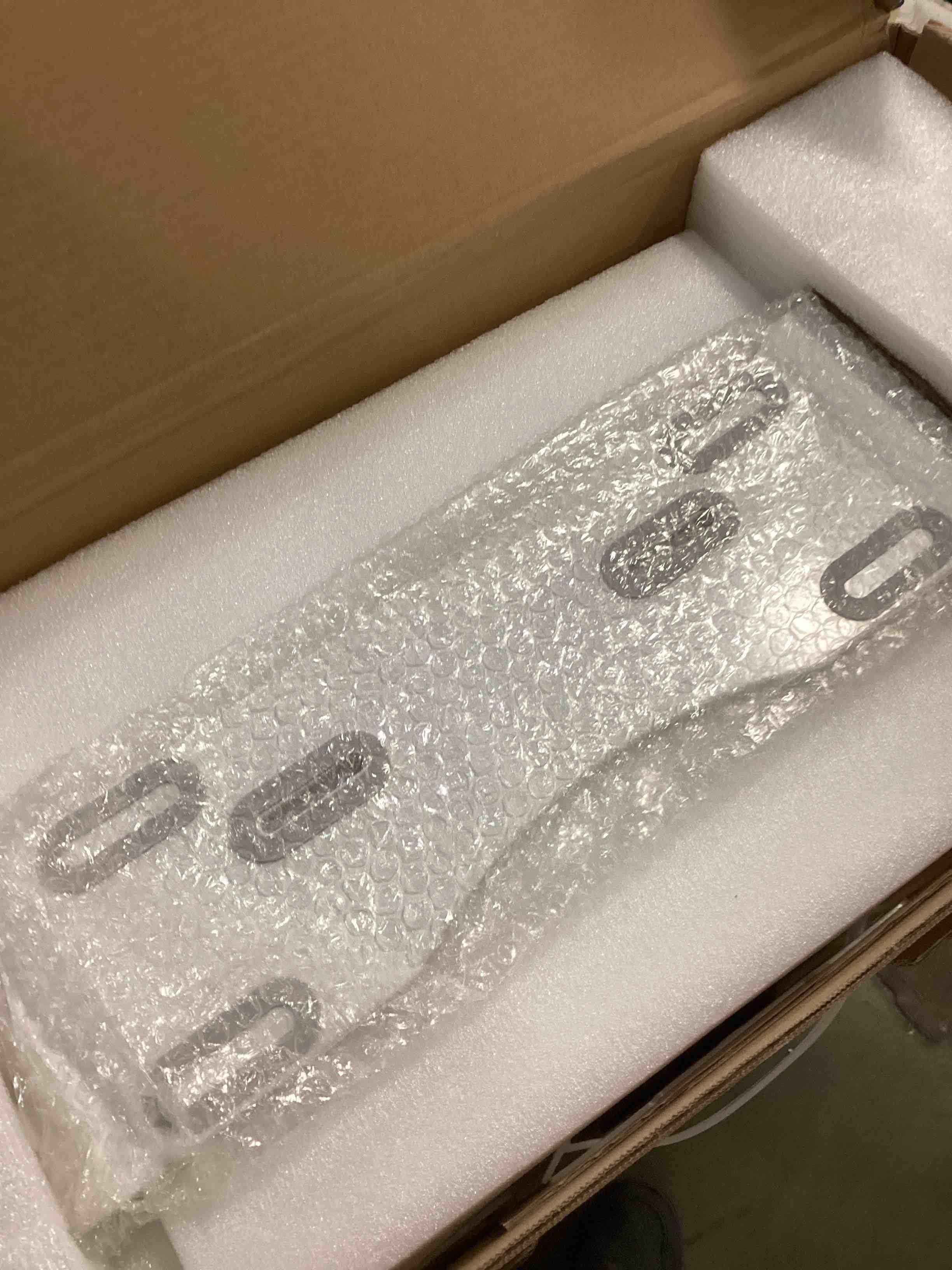 https://s3.amazonaws.com/lotting-images-prod/bidfta/GRN6355404_1712863872233.jpeg