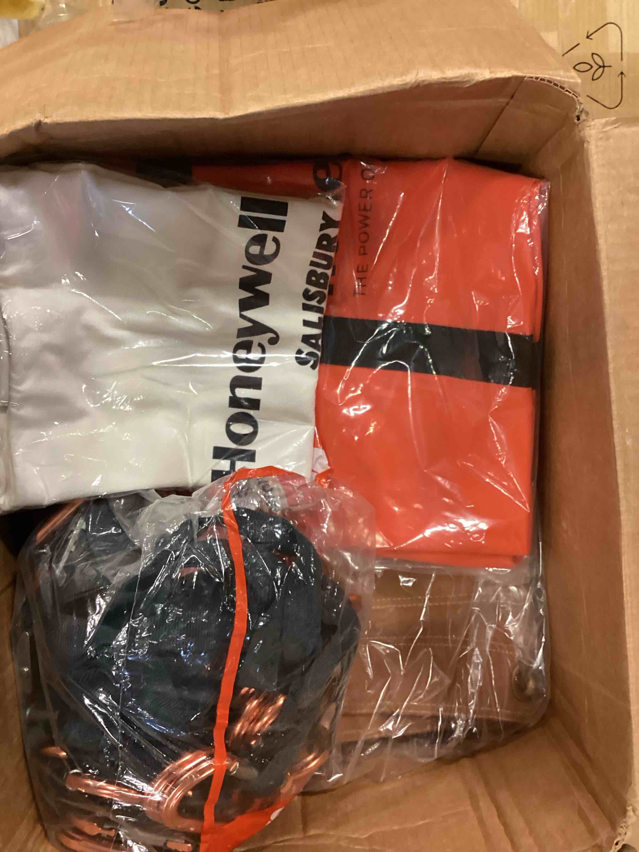 https://s3.amazonaws.com/lotting-images-prod/bidfta/GRN6366972_1715776519307.jpeg