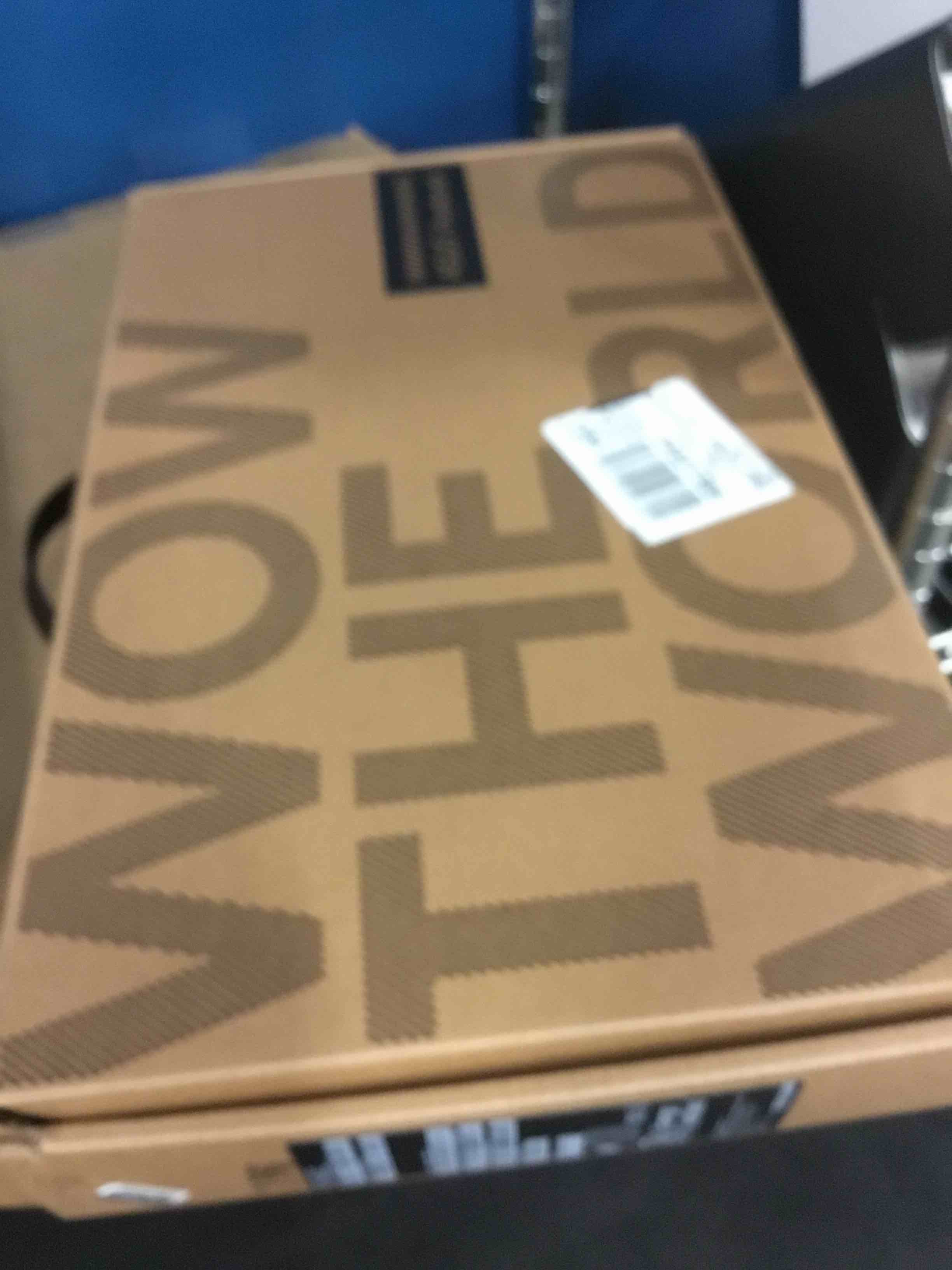 https://s3.amazonaws.com/lotting-images-prod/bidfta/GRN6367232_1717426554135.jpeg