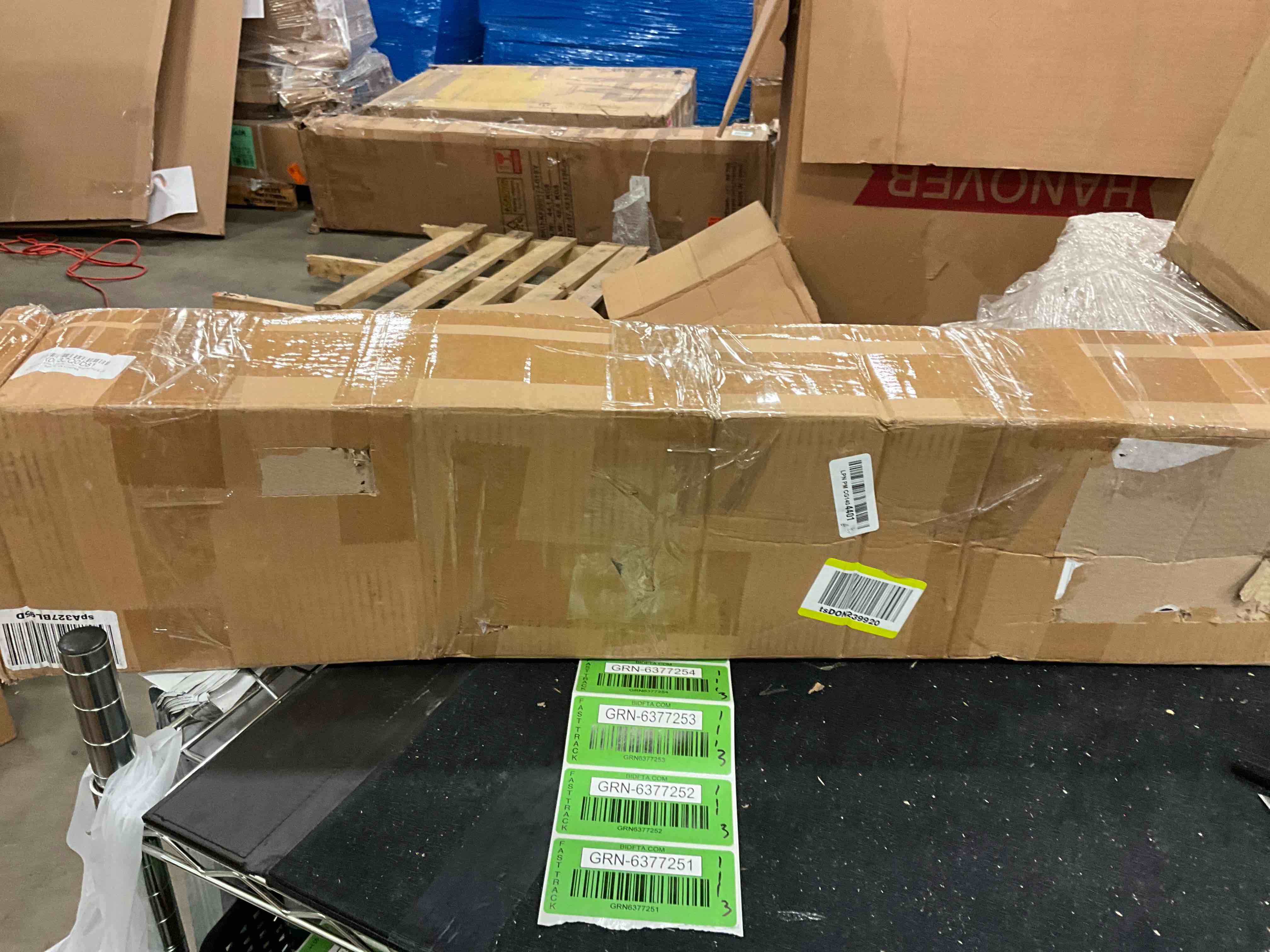 https://s3.amazonaws.com/lotting-images-prod/bidfta/GRN6377251_1719580803877.jpeg