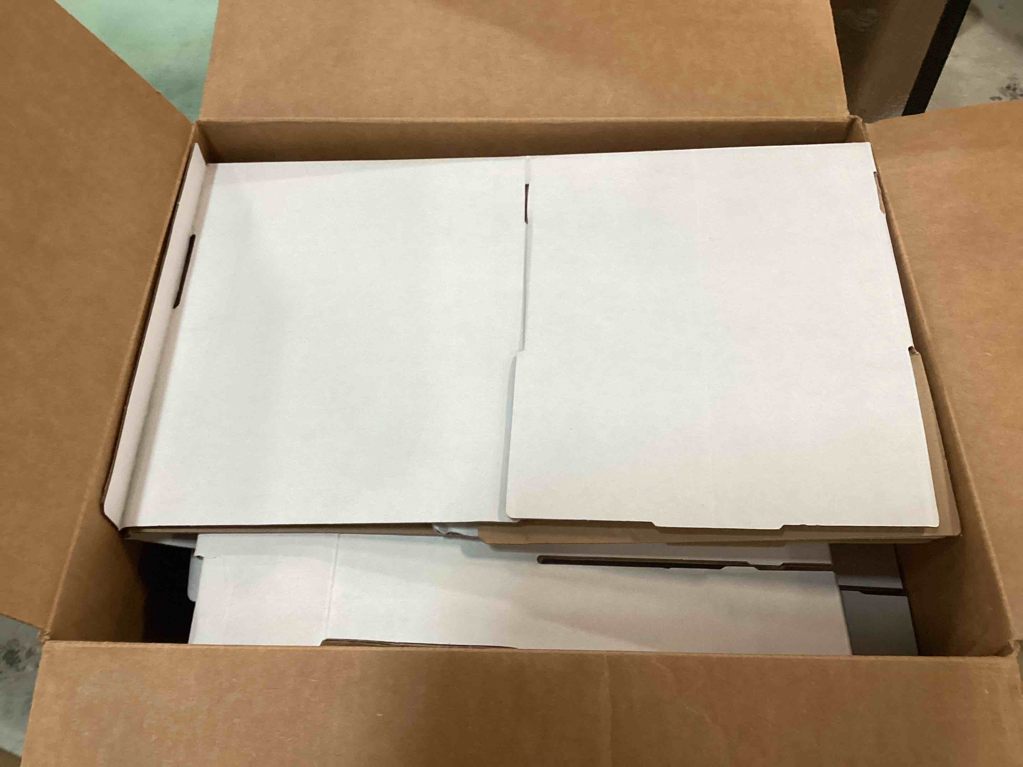 https://s3.amazonaws.com/lotting-images-prod/bidfta/GRN6380176_1721765328399.jpeg