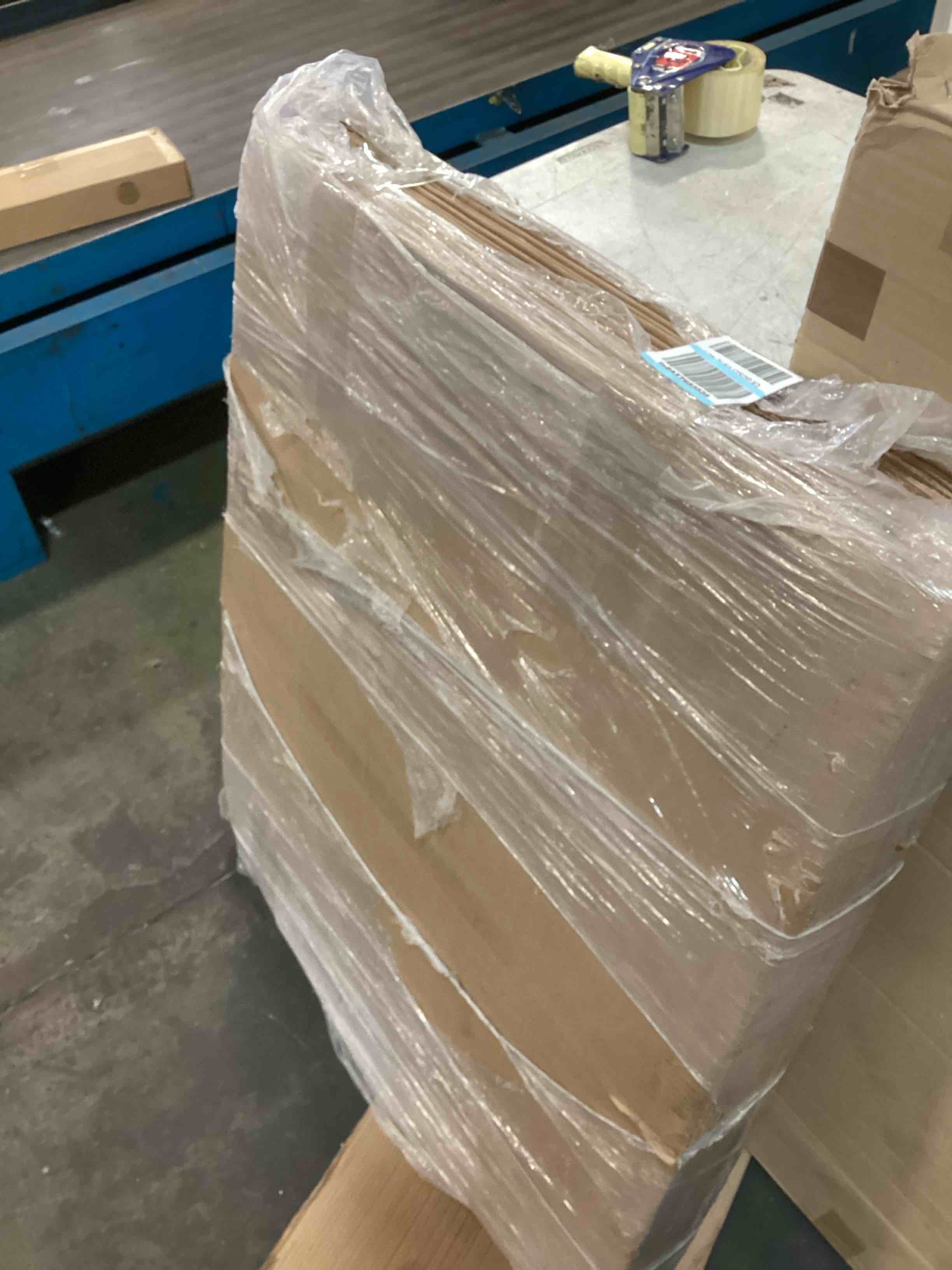 https://s3.amazonaws.com/lotting-images-prod/bidfta/GRN6380347_1721838921132.jpeg
