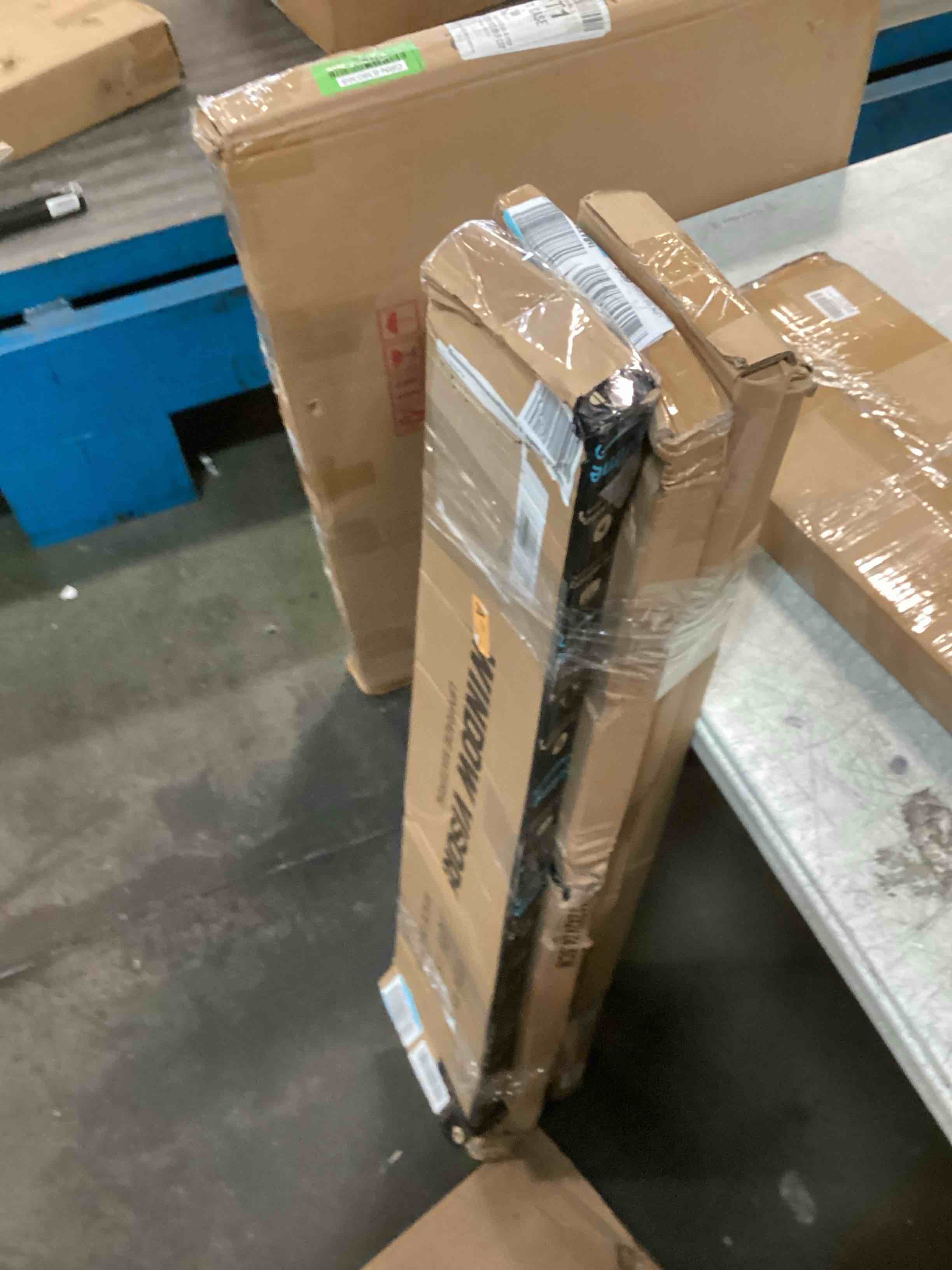 https://s3.amazonaws.com/lotting-images-prod/bidfta/GRN6380388_1721847272767.jpeg