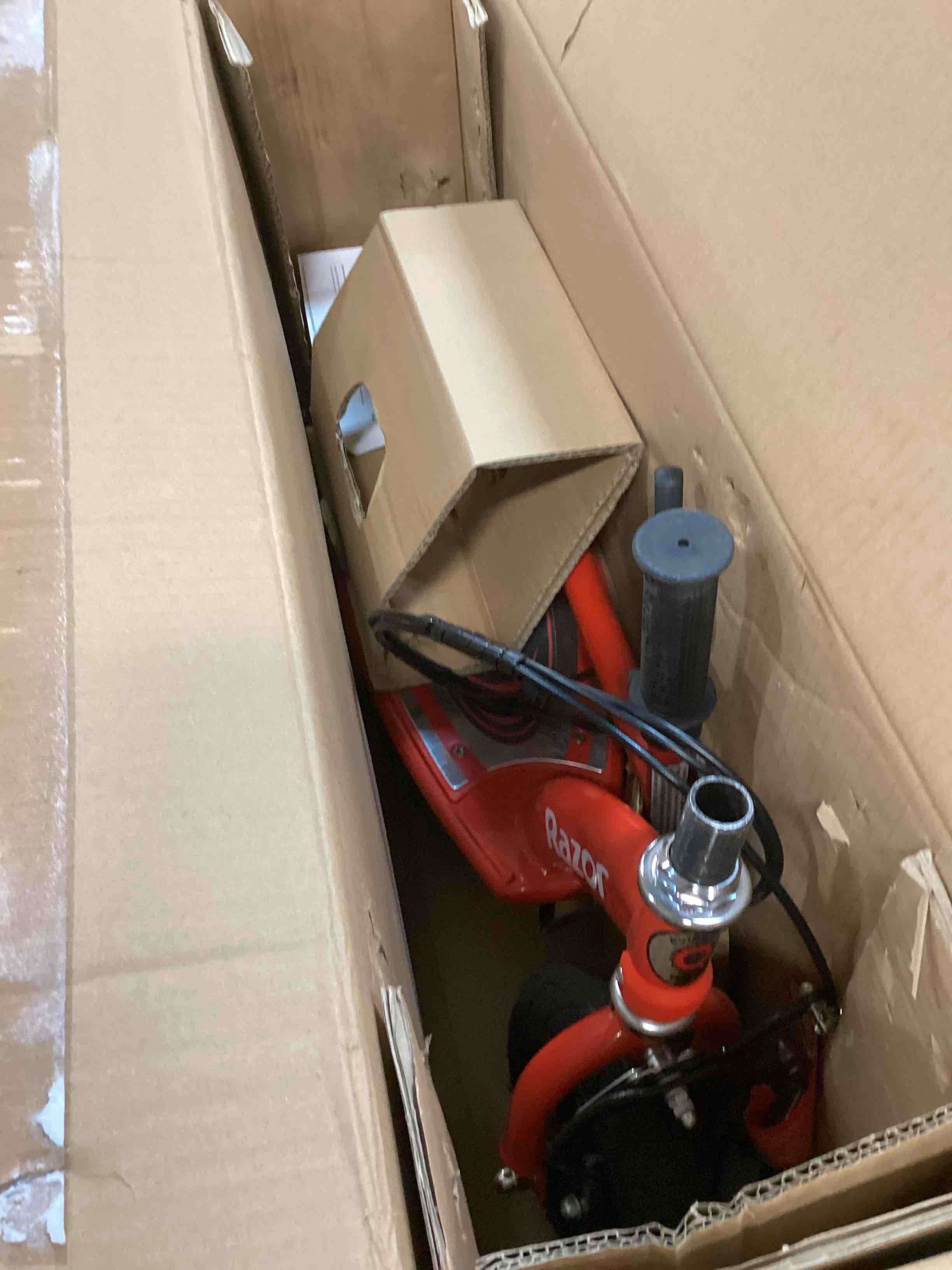 https://s3.amazonaws.com/lotting-images-prod/bidfta/GRN6380448_1721913050942.jpeg
