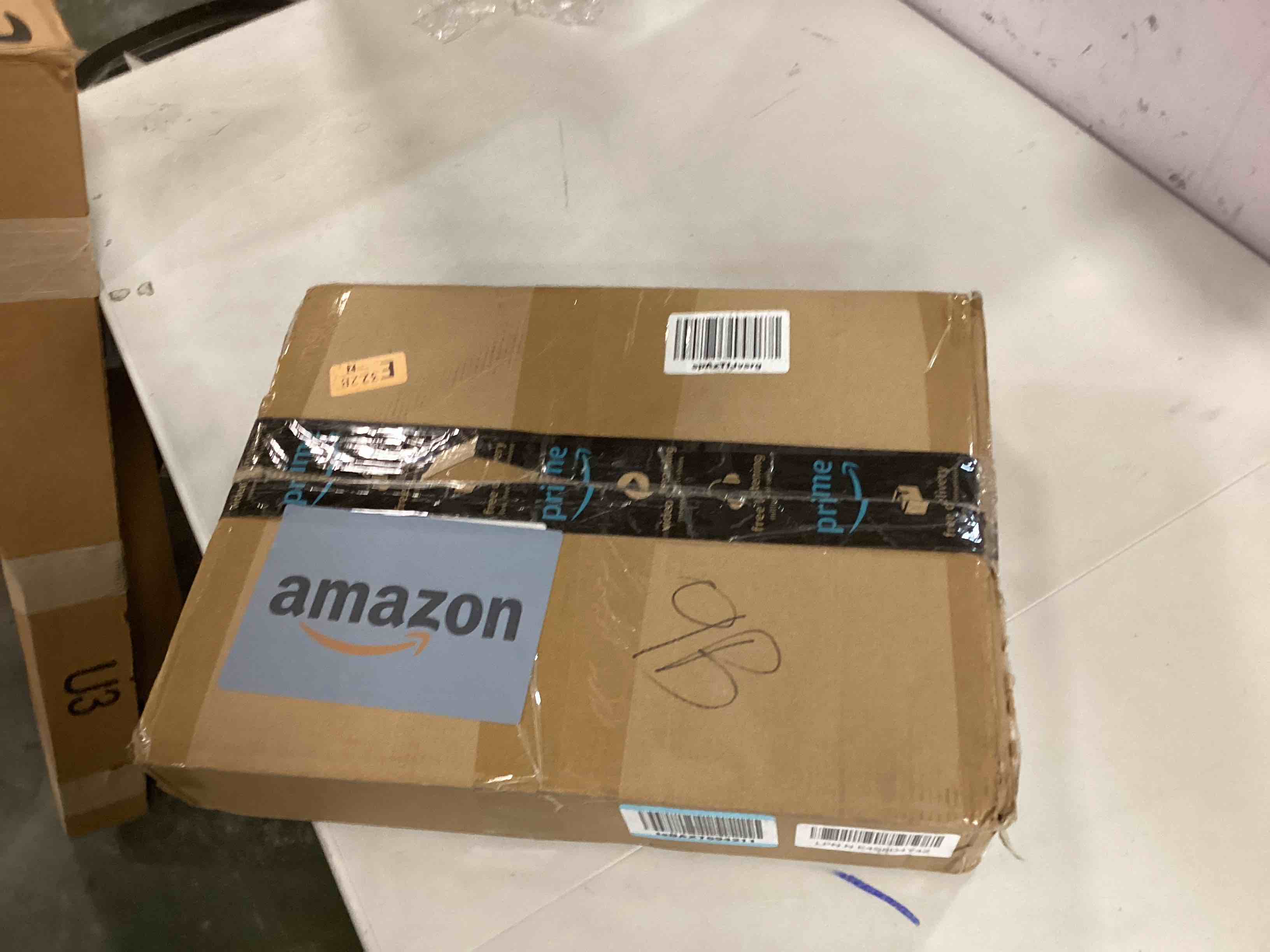 https://s3.amazonaws.com/lotting-images-prod/bidfta/GRN6381401_1722452065548.jpeg