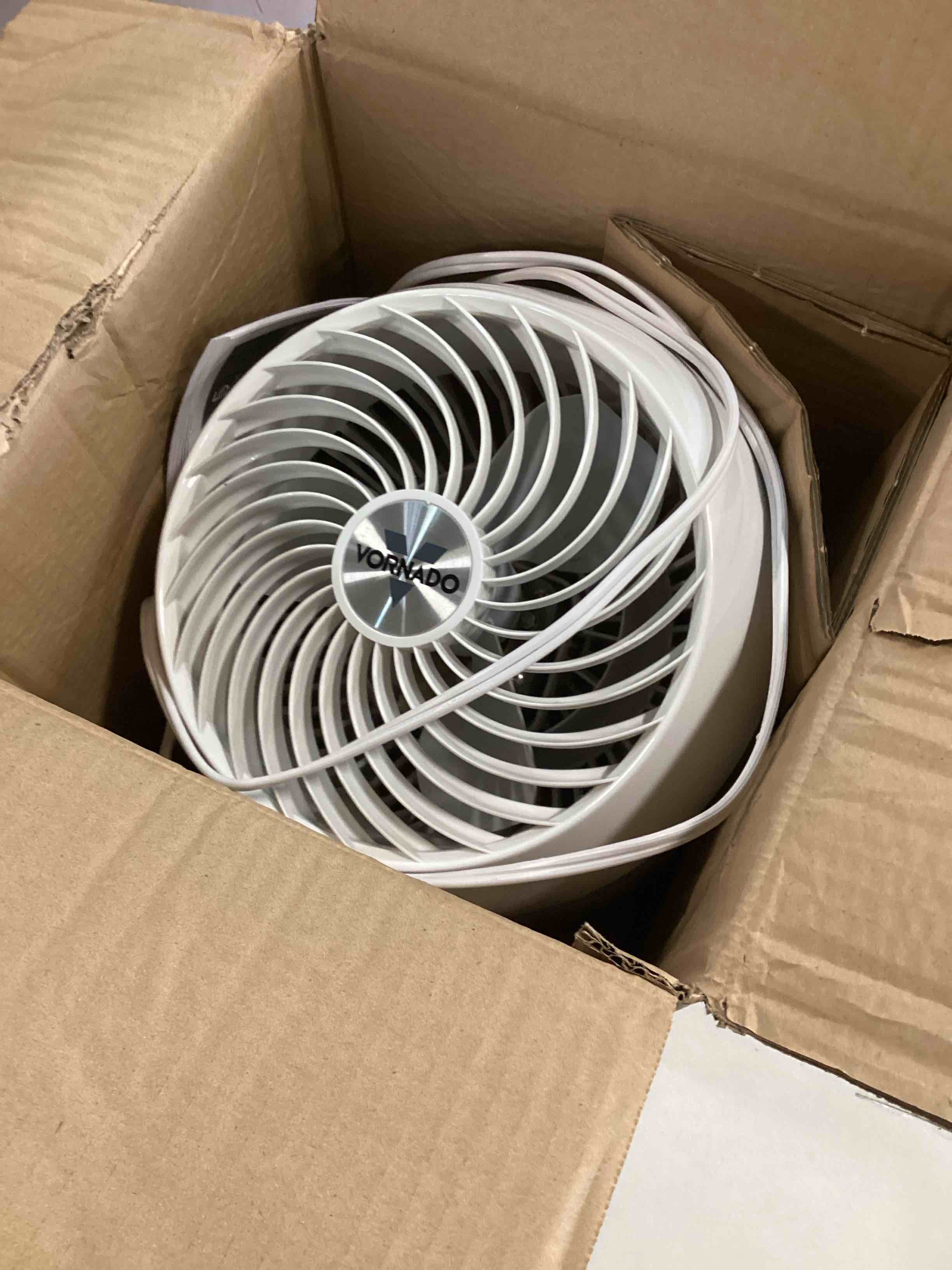 https://s3.amazonaws.com/lotting-images-prod/bidfta/GRN6381407_1722453867703.jpeg