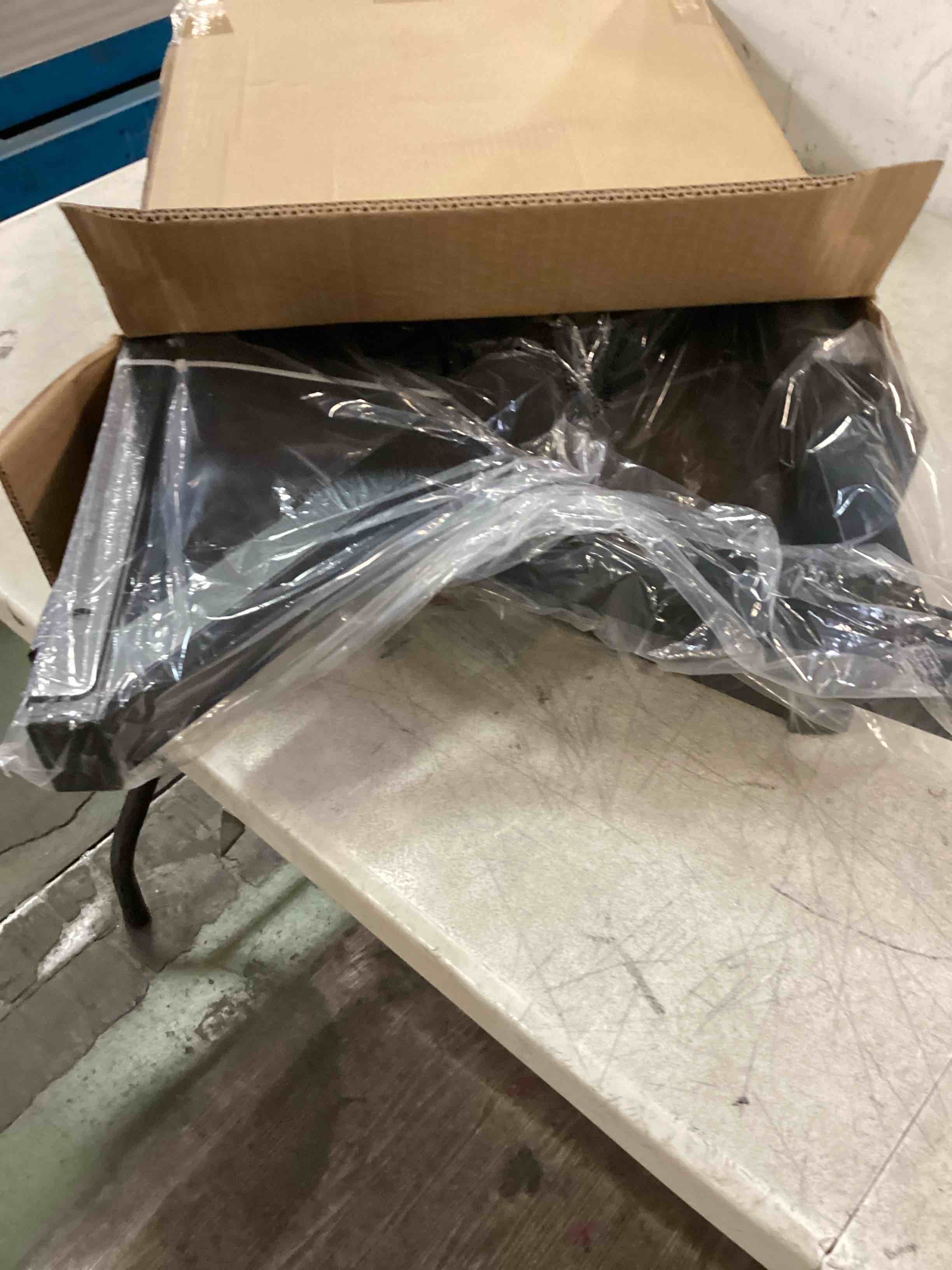 https://s3.amazonaws.com/lotting-images-prod/bidfta/GRN6381491_1721690810779.jpeg