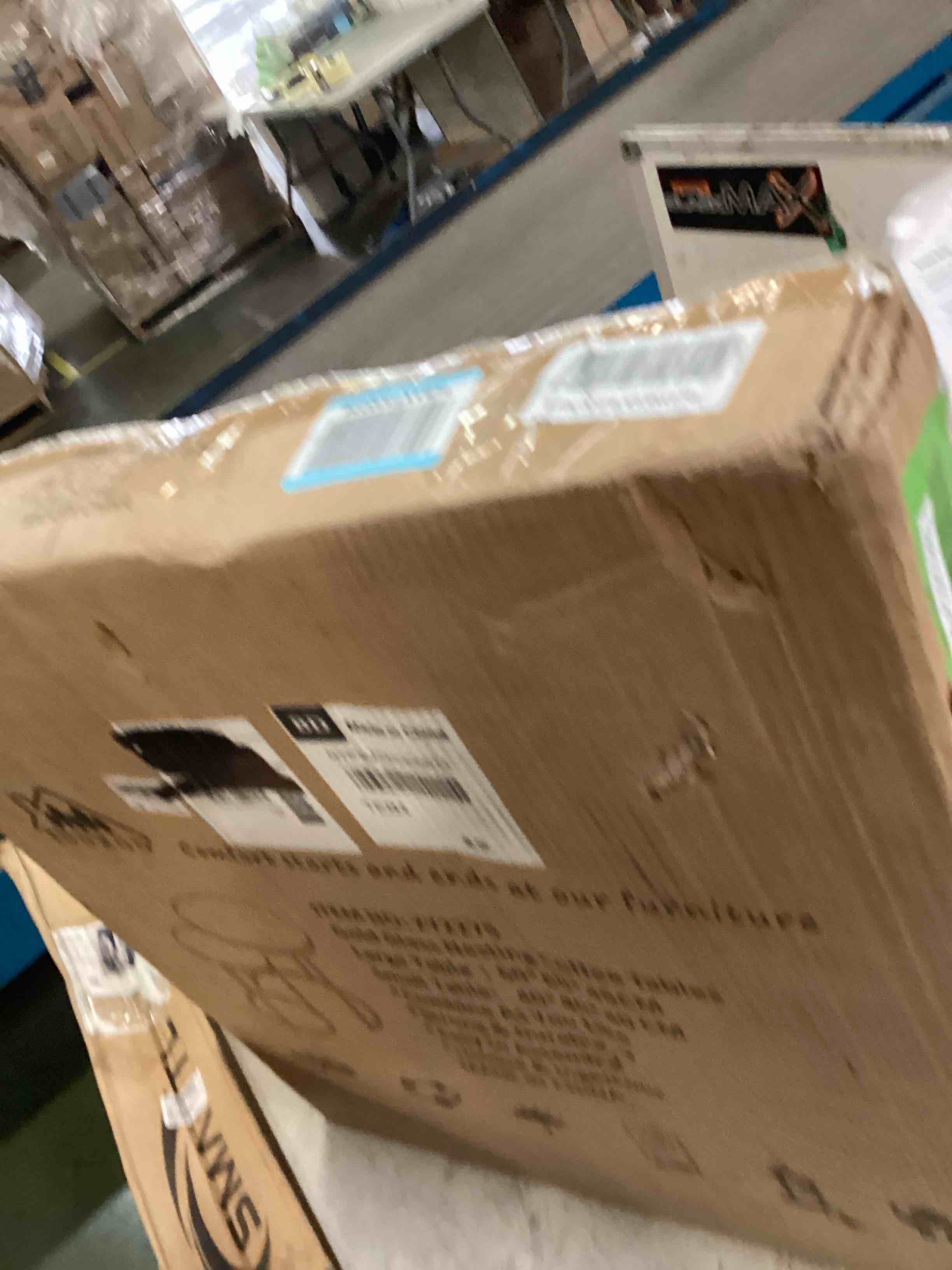 https://s3.amazonaws.com/lotting-images-prod/bidfta/GRN6385965_1721666127497.jpeg