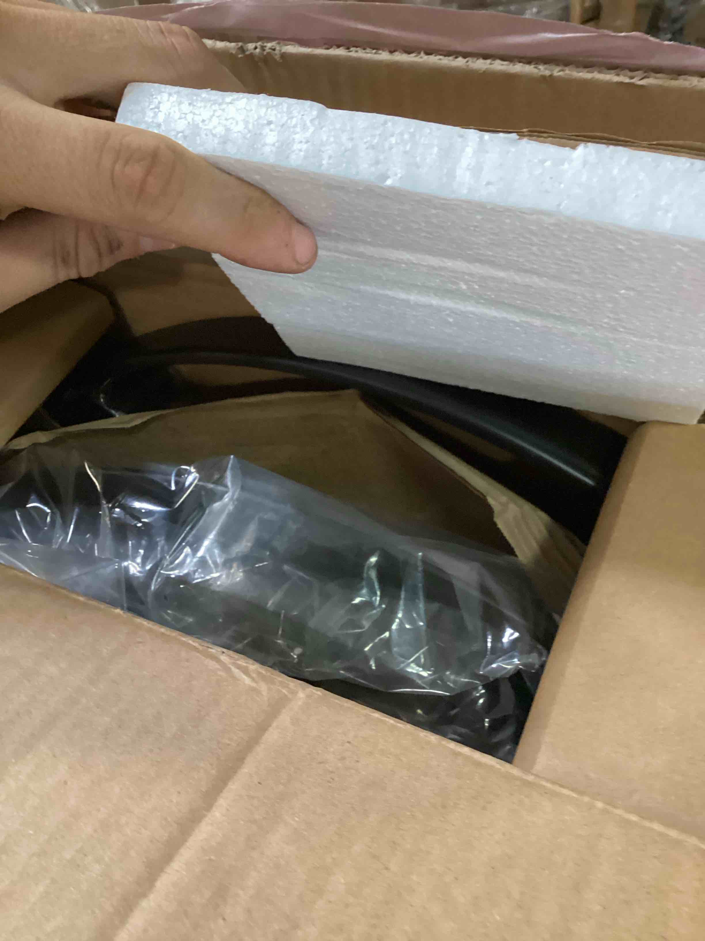 https://s3.amazonaws.com/lotting-images-prod/bidfta/GRN6386256_1721747859263.jpeg