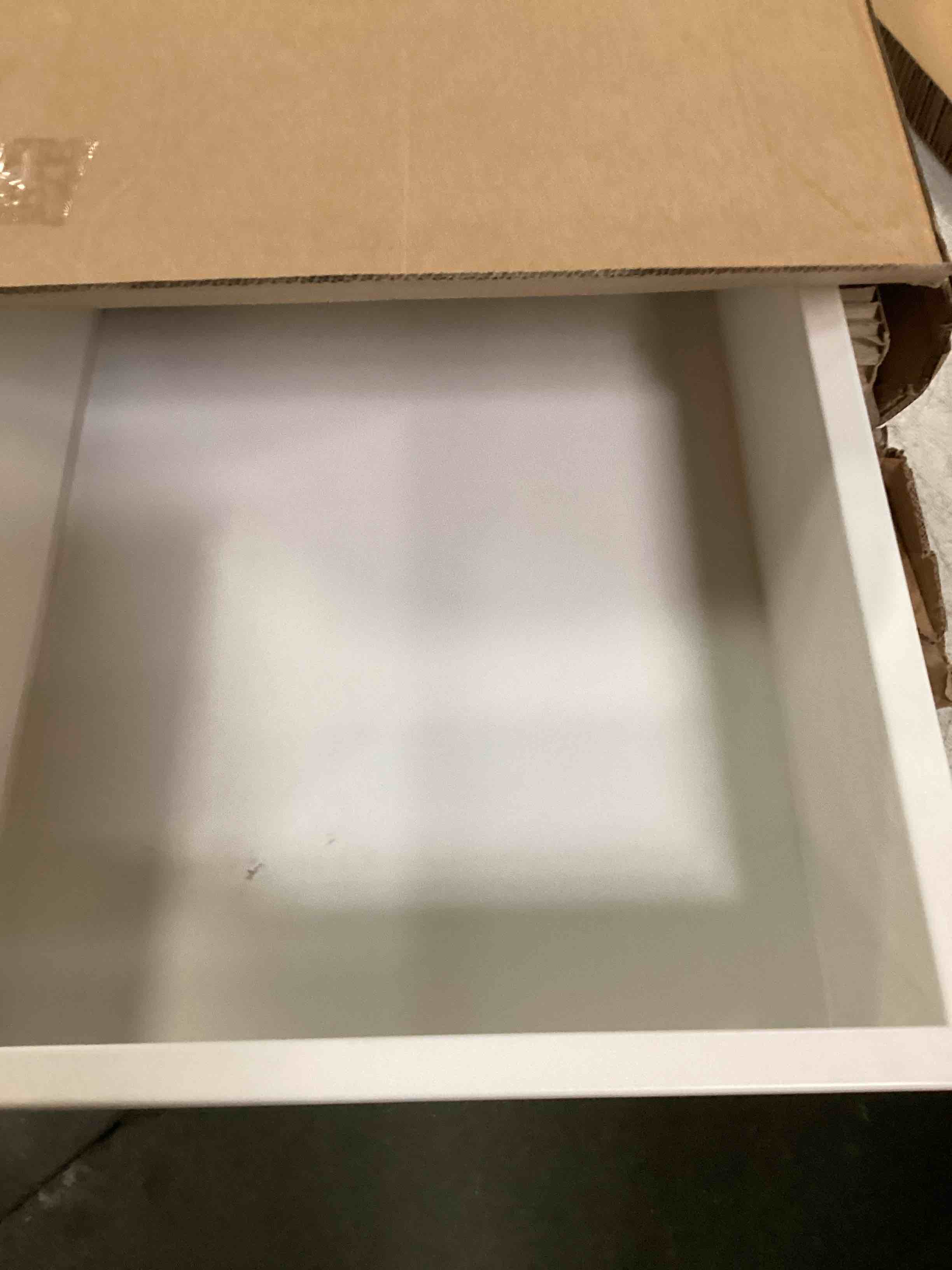 https://s3.amazonaws.com/lotting-images-prod/bidfta/GRN6387448_1721684568090.jpeg