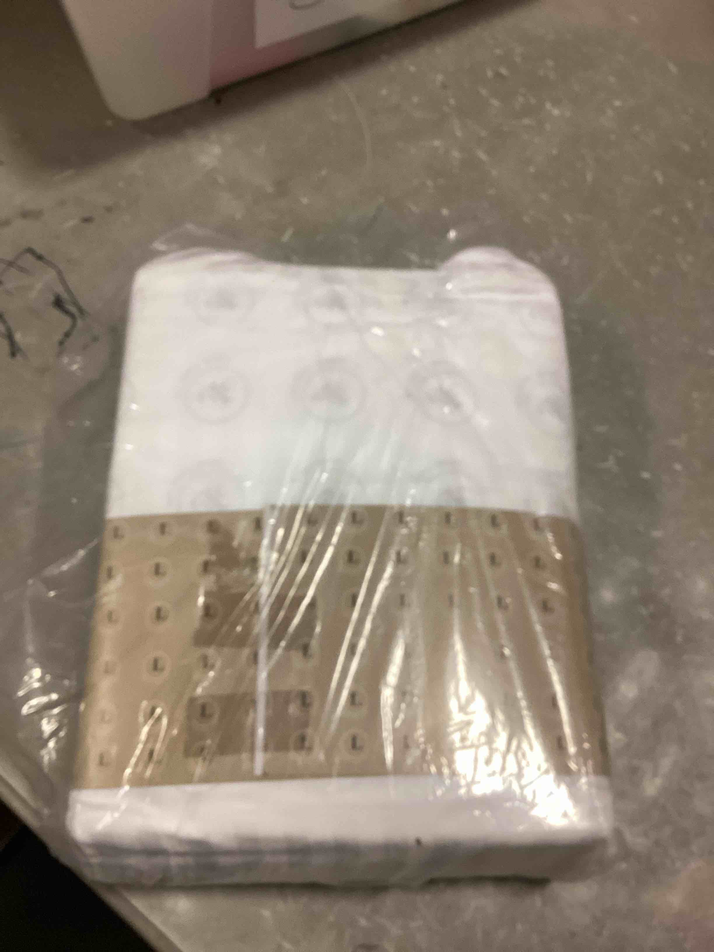 https://s3.amazonaws.com/lotting-images-prod/bidfta/GRN6387920_1721947890626.jpeg