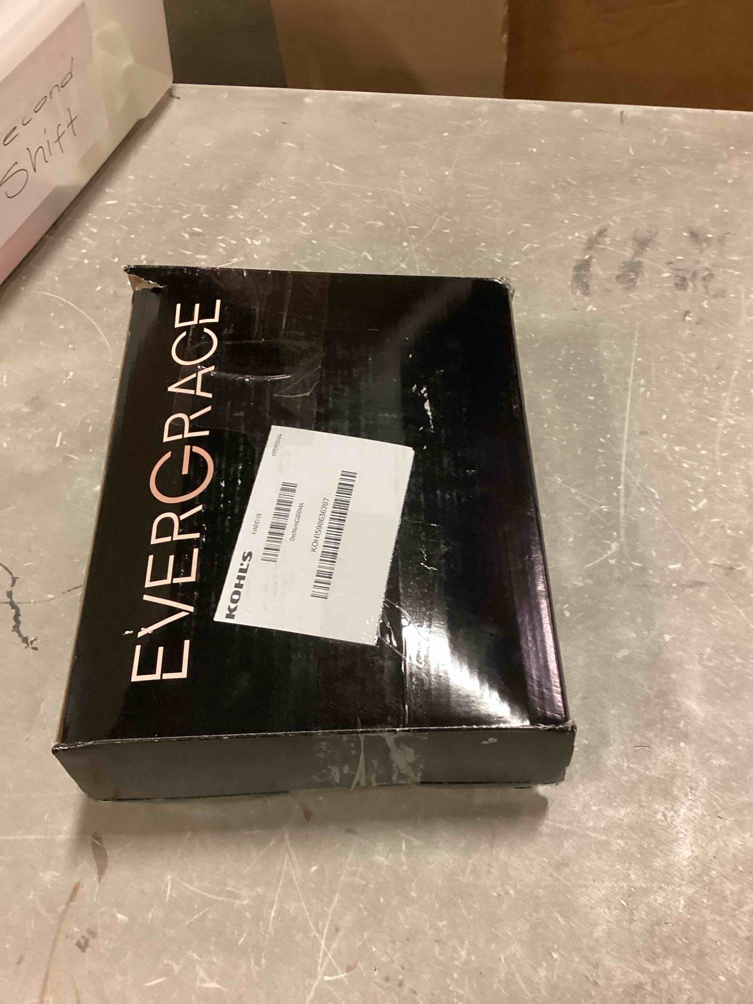 https://s3.amazonaws.com/lotting-images-prod/bidfta/GRN6388106_1721966577944.jpeg