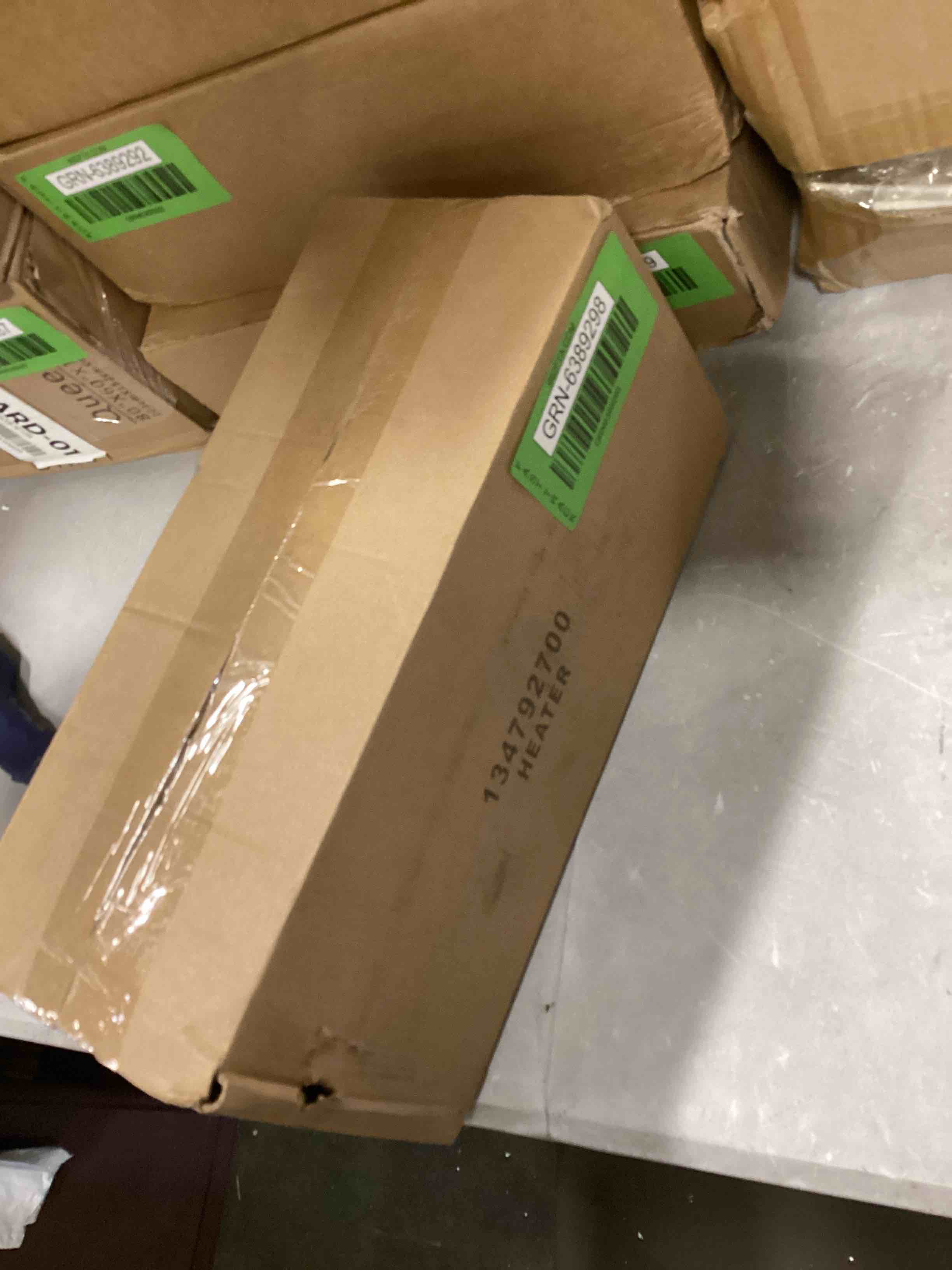 https://s3.amazonaws.com/lotting-images-prod/bidfta/GRN6389298_1721749755218.jpeg