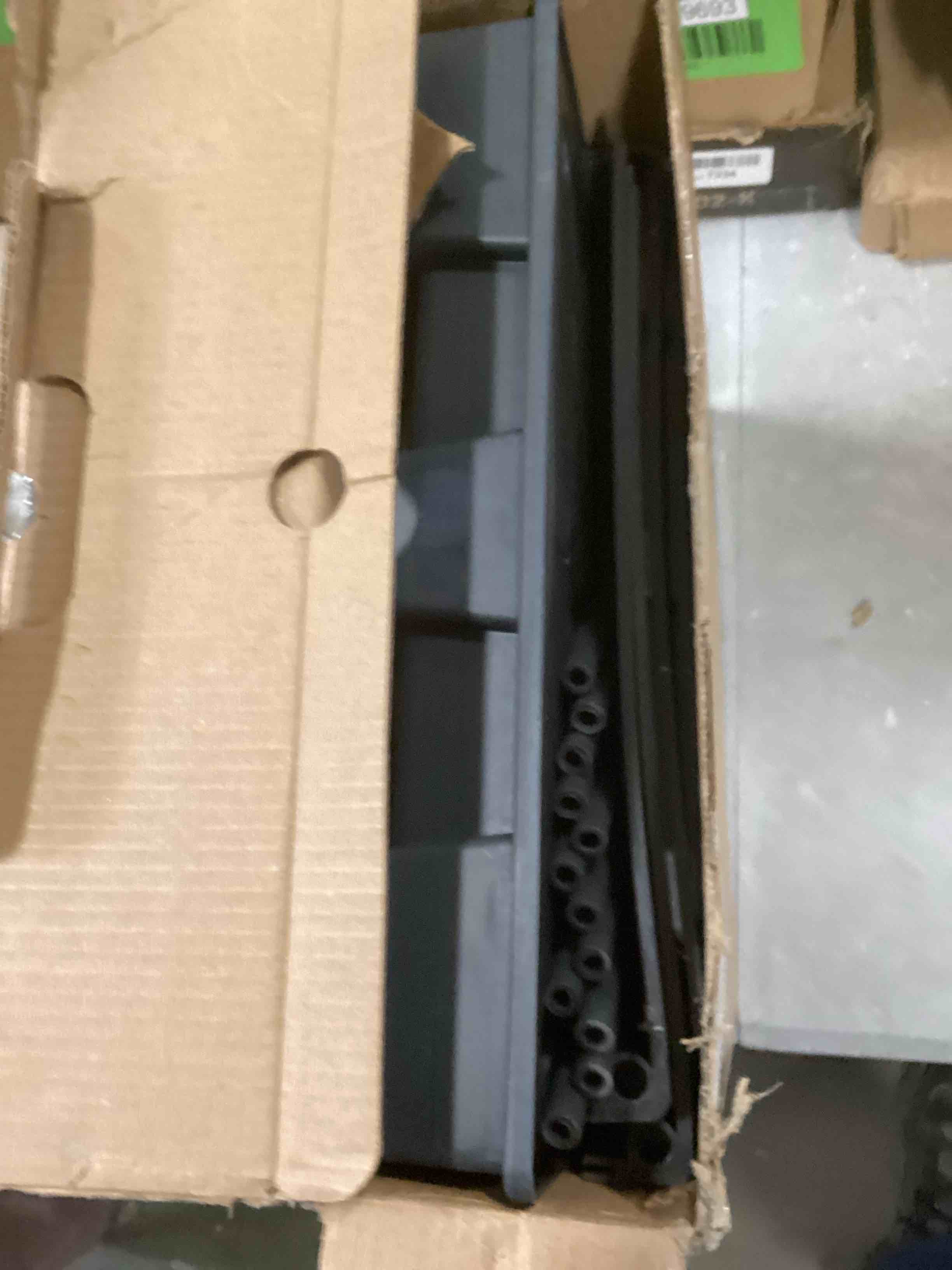 https://s3.amazonaws.com/lotting-images-prod/bidfta/GRN6389703_1721841833412.jpeg