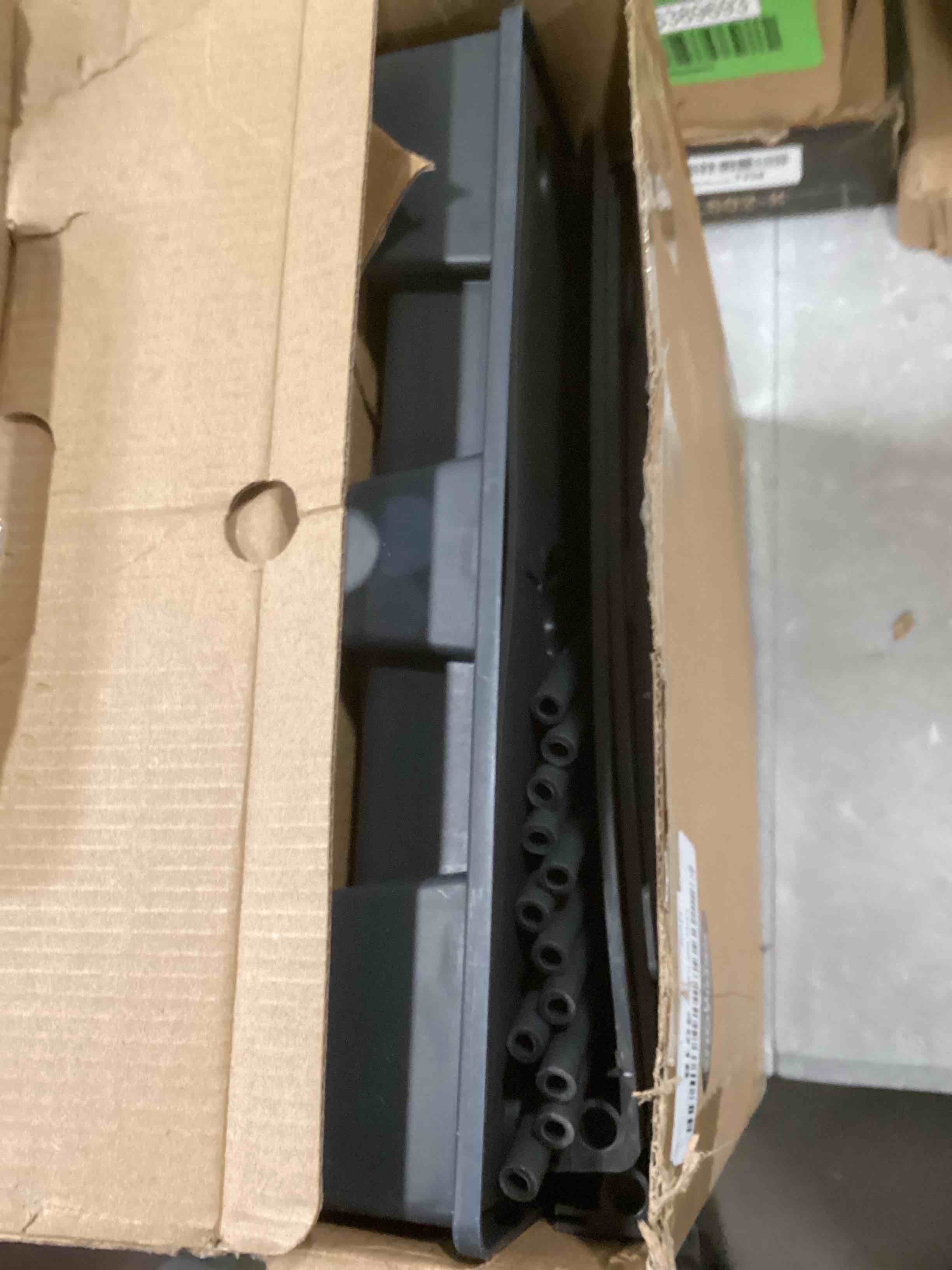 https://s3.amazonaws.com/lotting-images-prod/bidfta/GRN6389703_1721841834510.jpeg