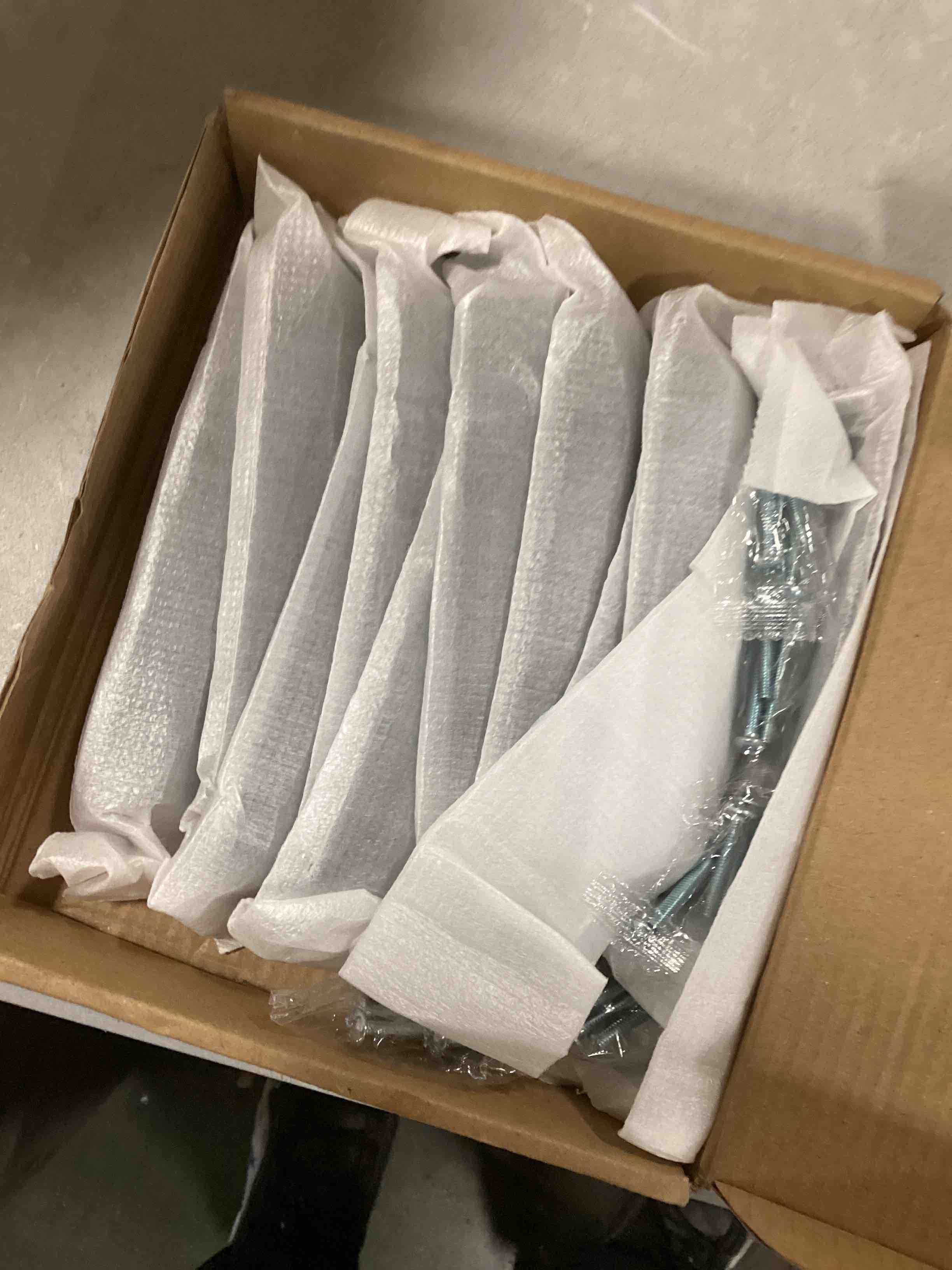 https://s3.amazonaws.com/lotting-images-prod/bidfta/GRN6390174_1721935476120.jpeg