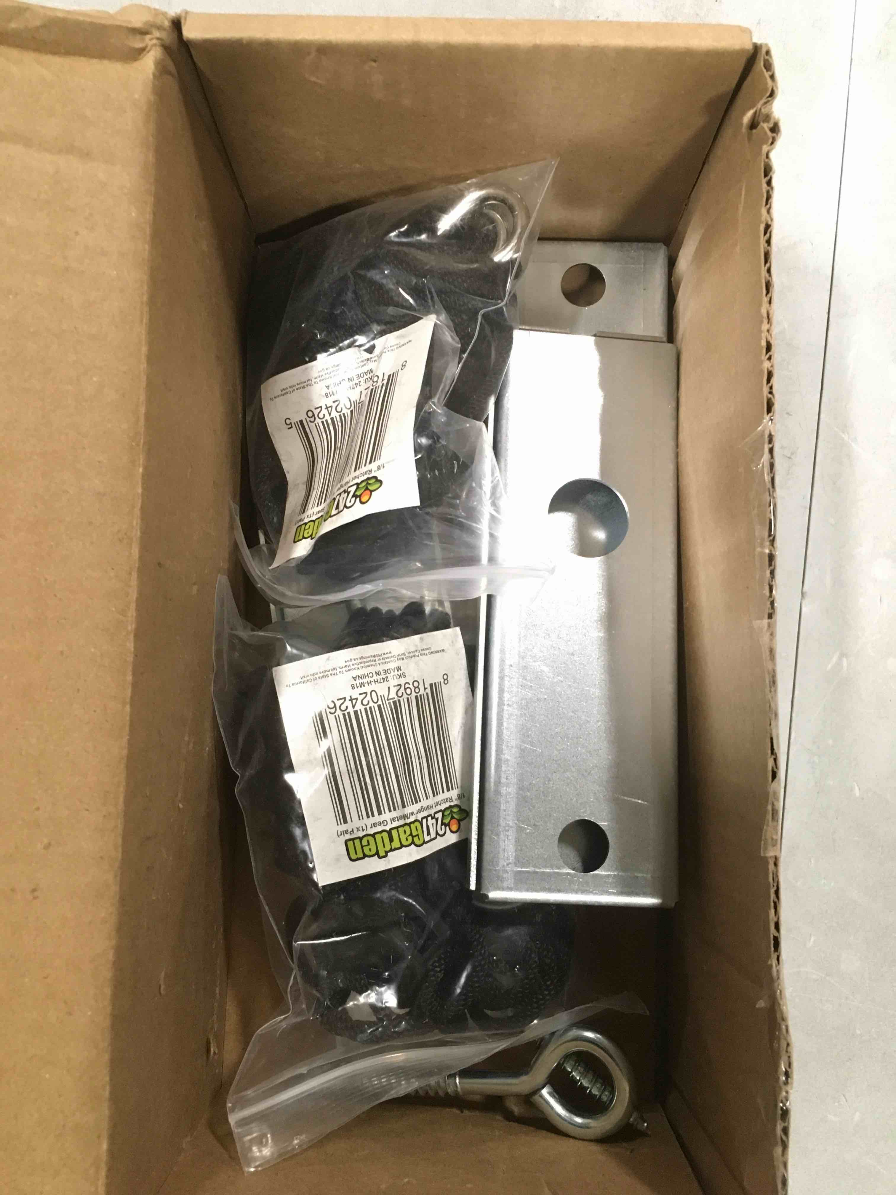 https://s3.amazonaws.com/lotting-images-prod/bidfta/GRN6390220_1722079664526.jpeg