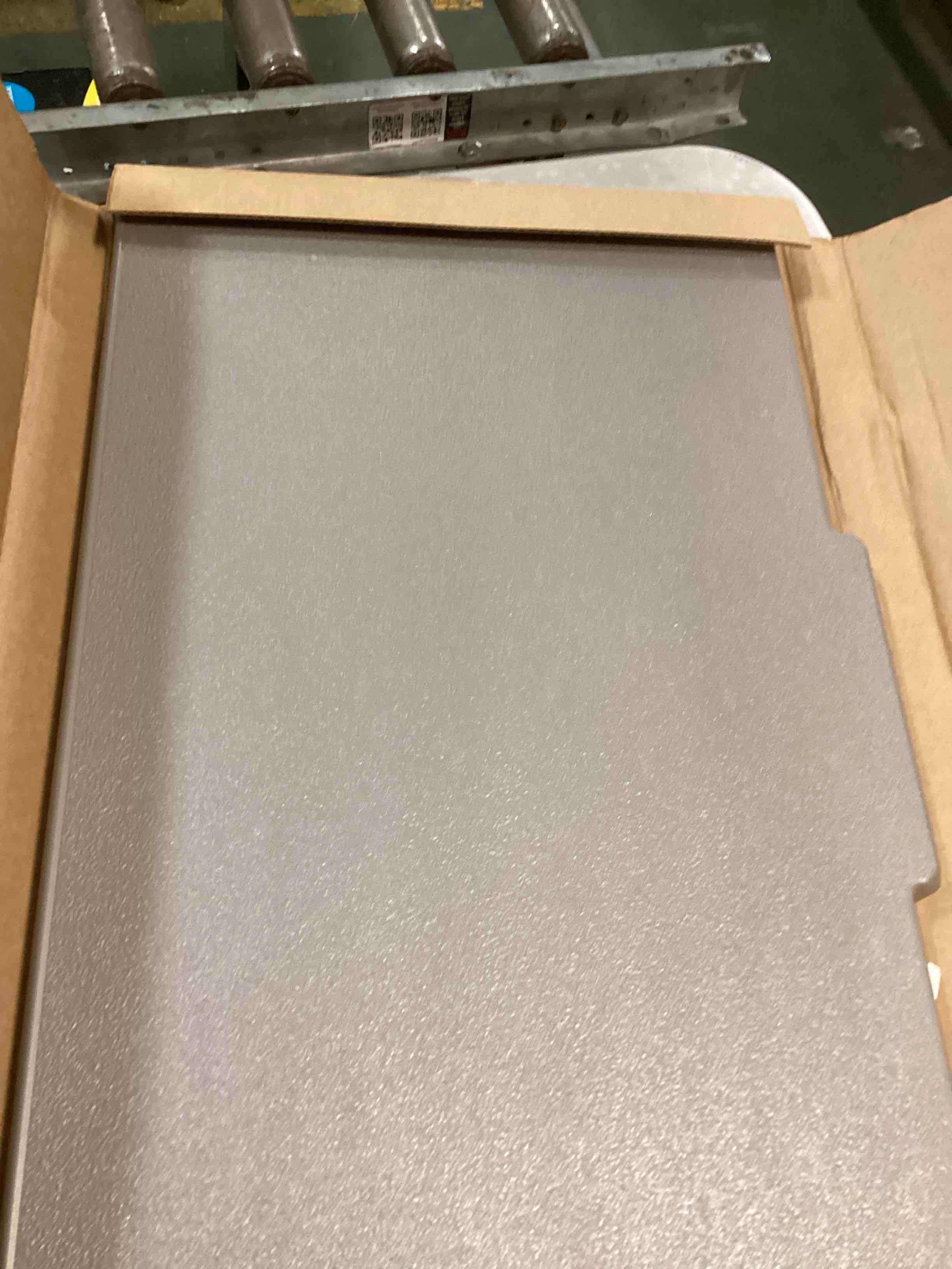 https://s3.amazonaws.com/lotting-images-prod/bidfta/GRN6390478_1721674577670.jpeg