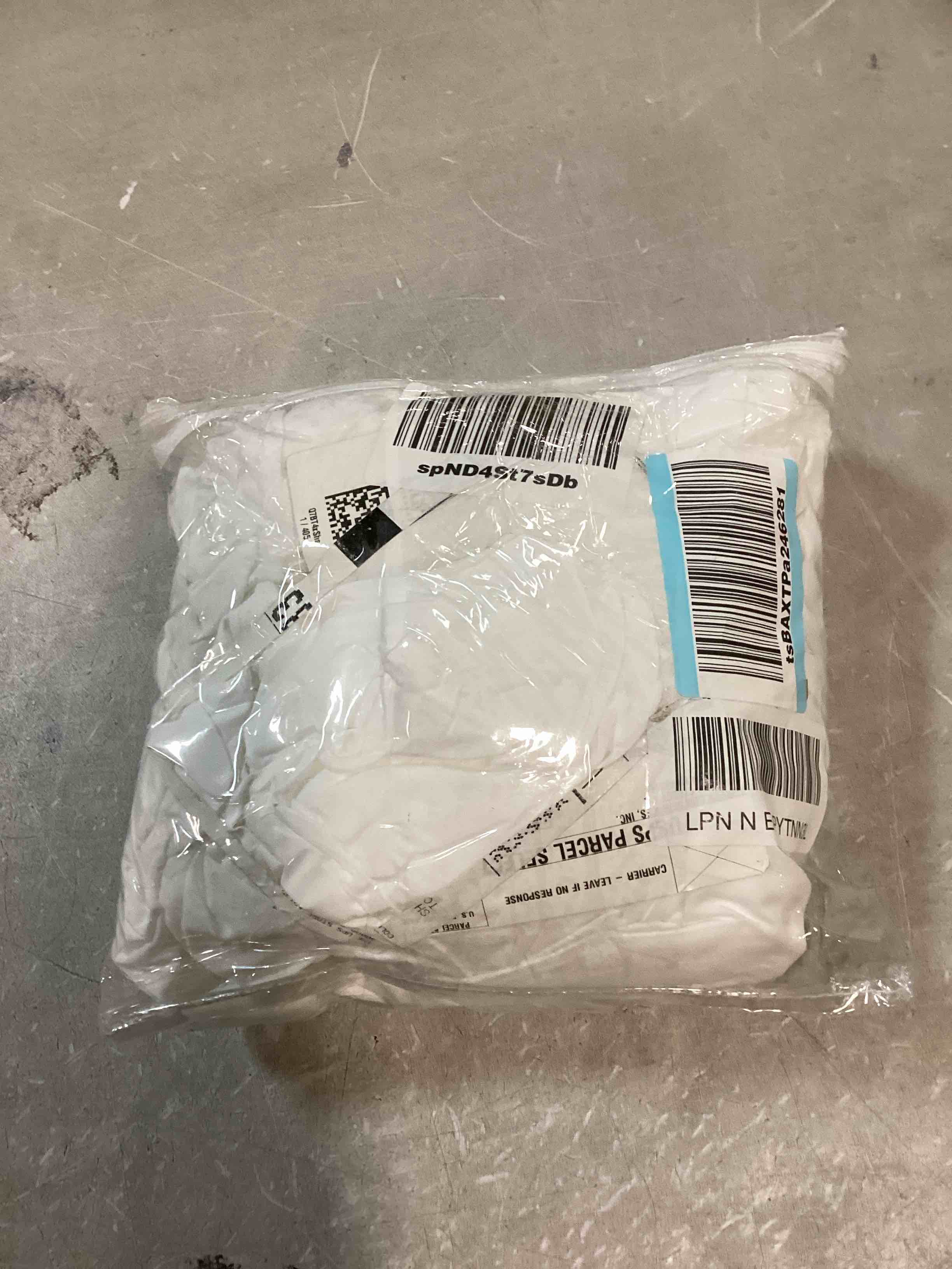 https://s3.amazonaws.com/lotting-images-prod/bidfta/GRN6390488_1721678095962.jpeg