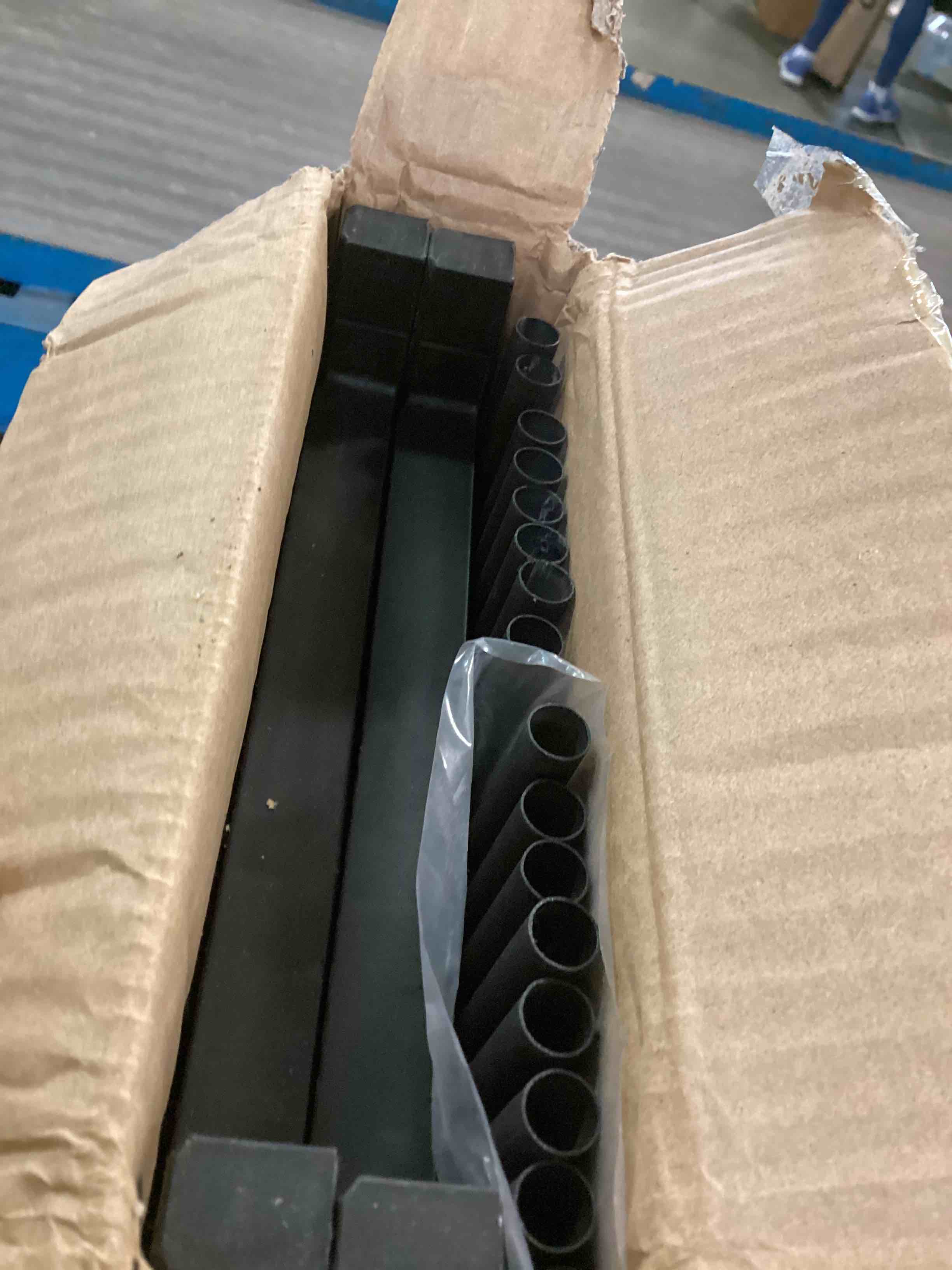 https://s3.amazonaws.com/lotting-images-prod/bidfta/GRN6390815_1721999878612.jpeg