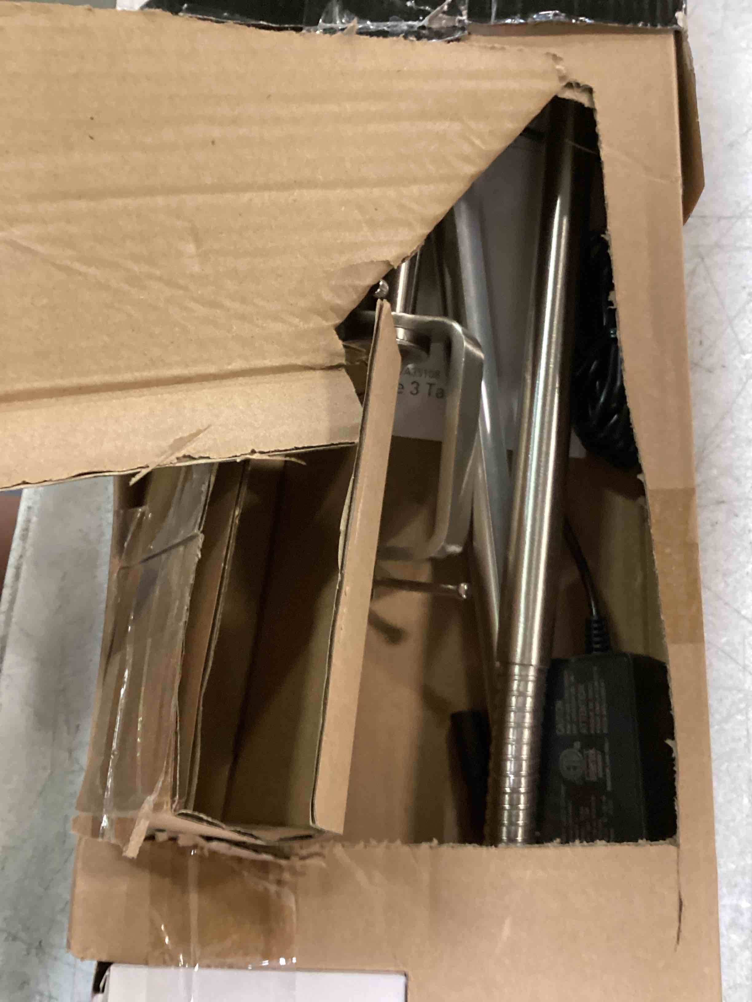 https://s3.amazonaws.com/lotting-images-prod/bidfta/GRN6390896_1722010471522.jpeg