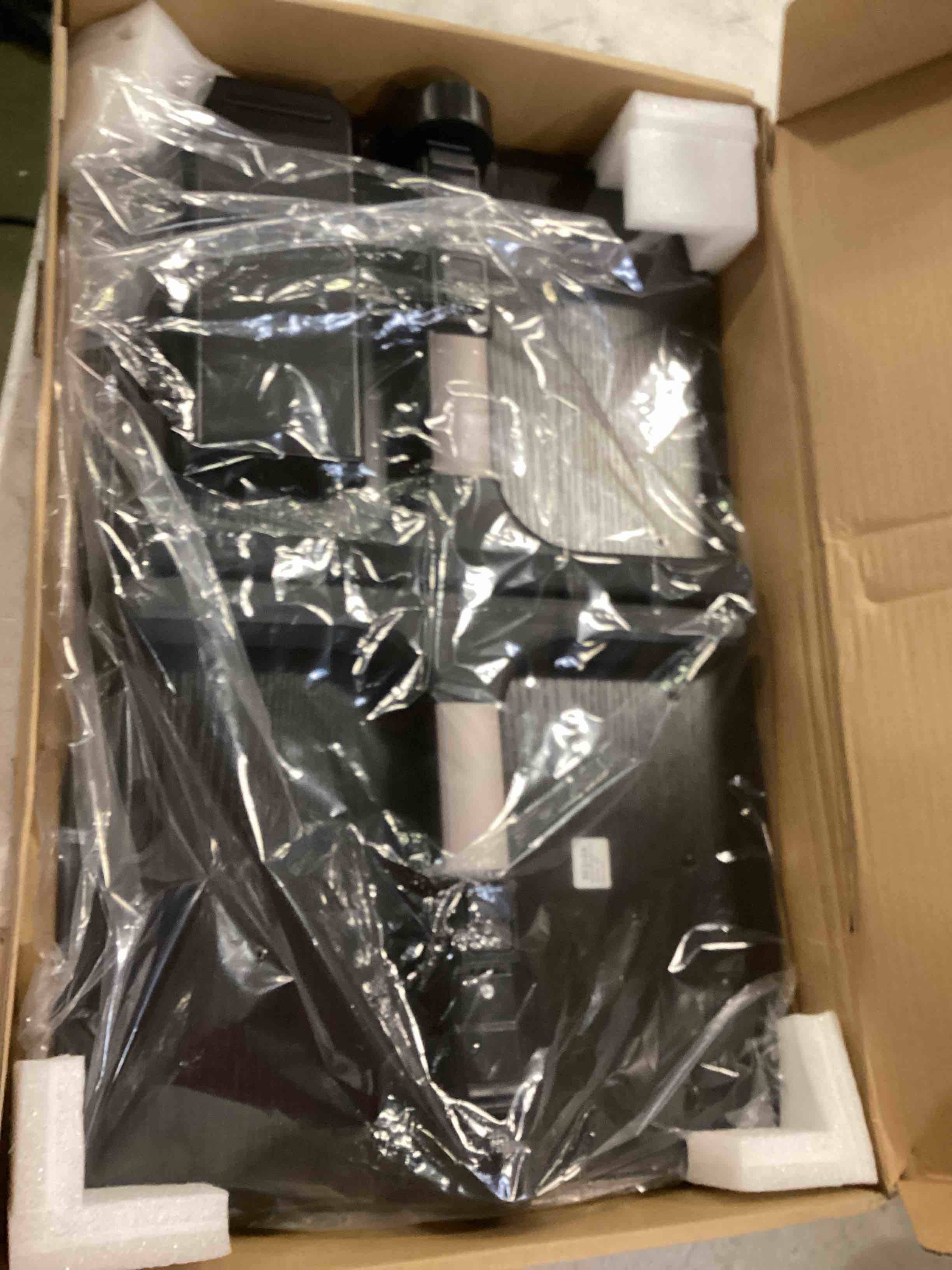 https://s3.amazonaws.com/lotting-images-prod/bidfta/GRN6391892_1722433518000.jpeg